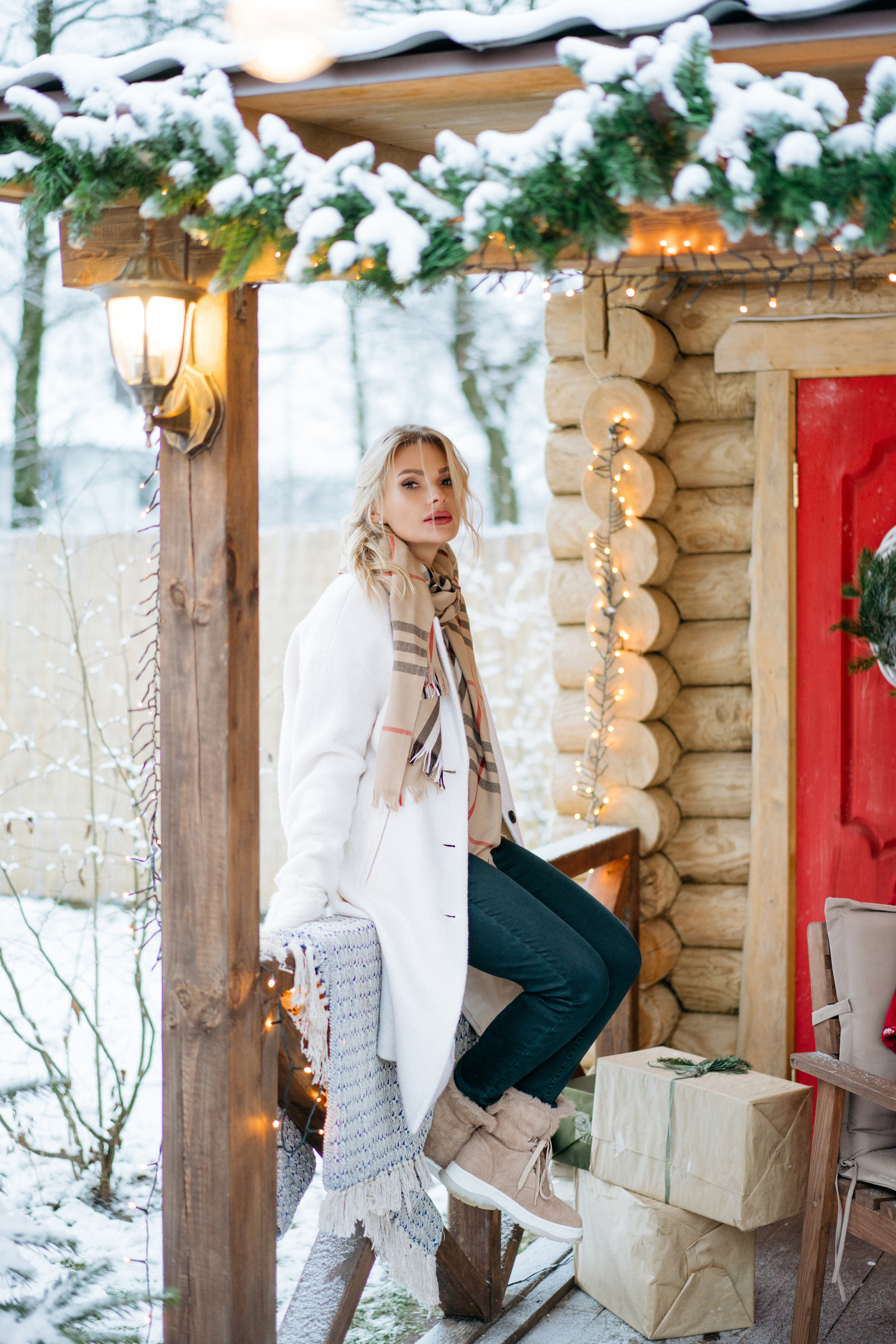 Красивая новогодняя фотосессия с машиной елкой и собакой. Свадебный и семейный фотограф в Калининграде Анастасия Гриценко