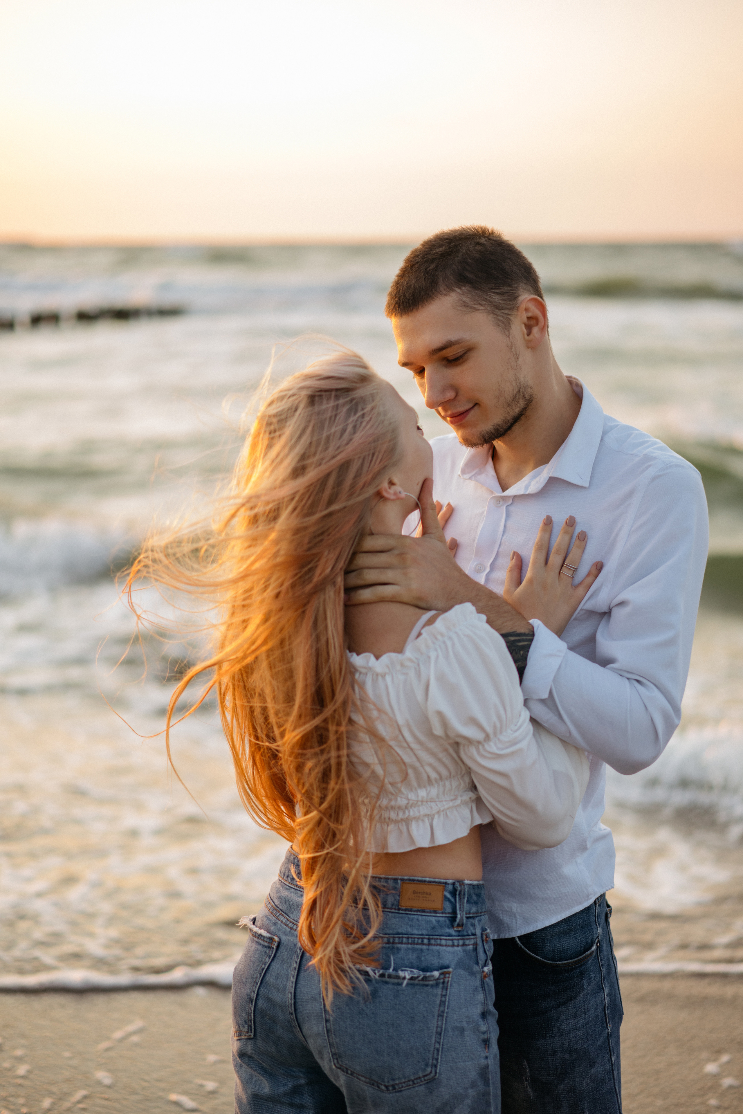 Лавстори на закате на море. Свадебный и семейный фотограф в Калининграде Анастасия Гриценко