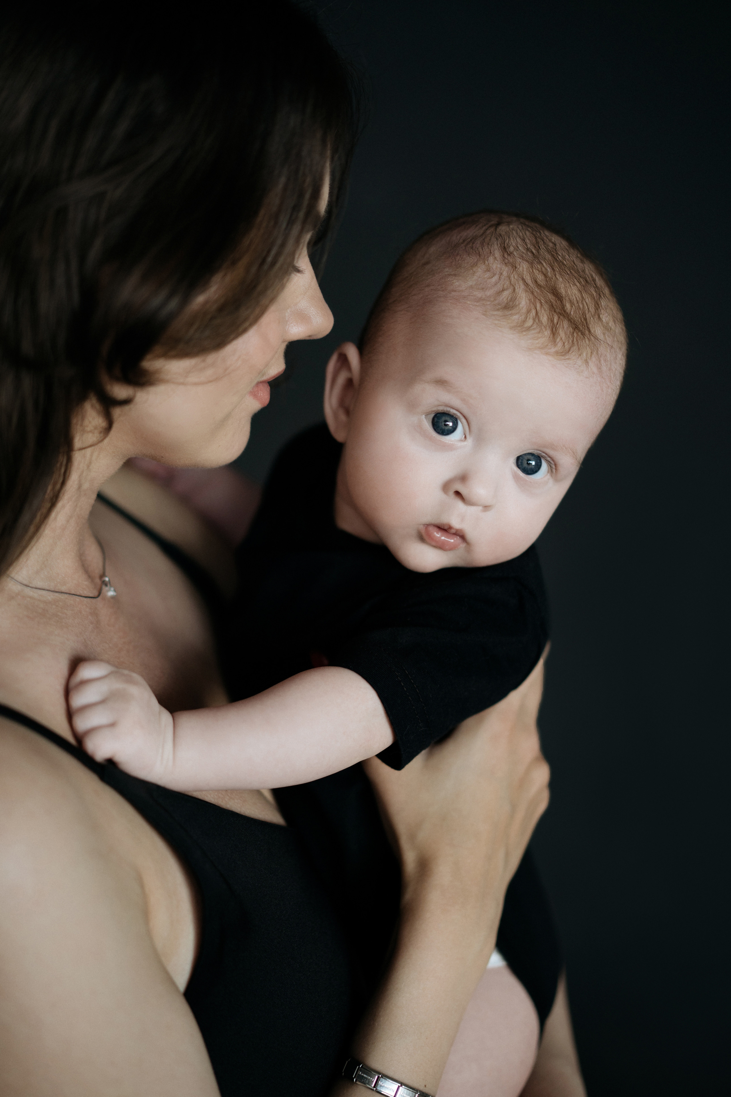 Семейная съемка в черной студии тотал Блэк. Свадебный и семейный фотограф в Калининграде Анастасия Гриценко