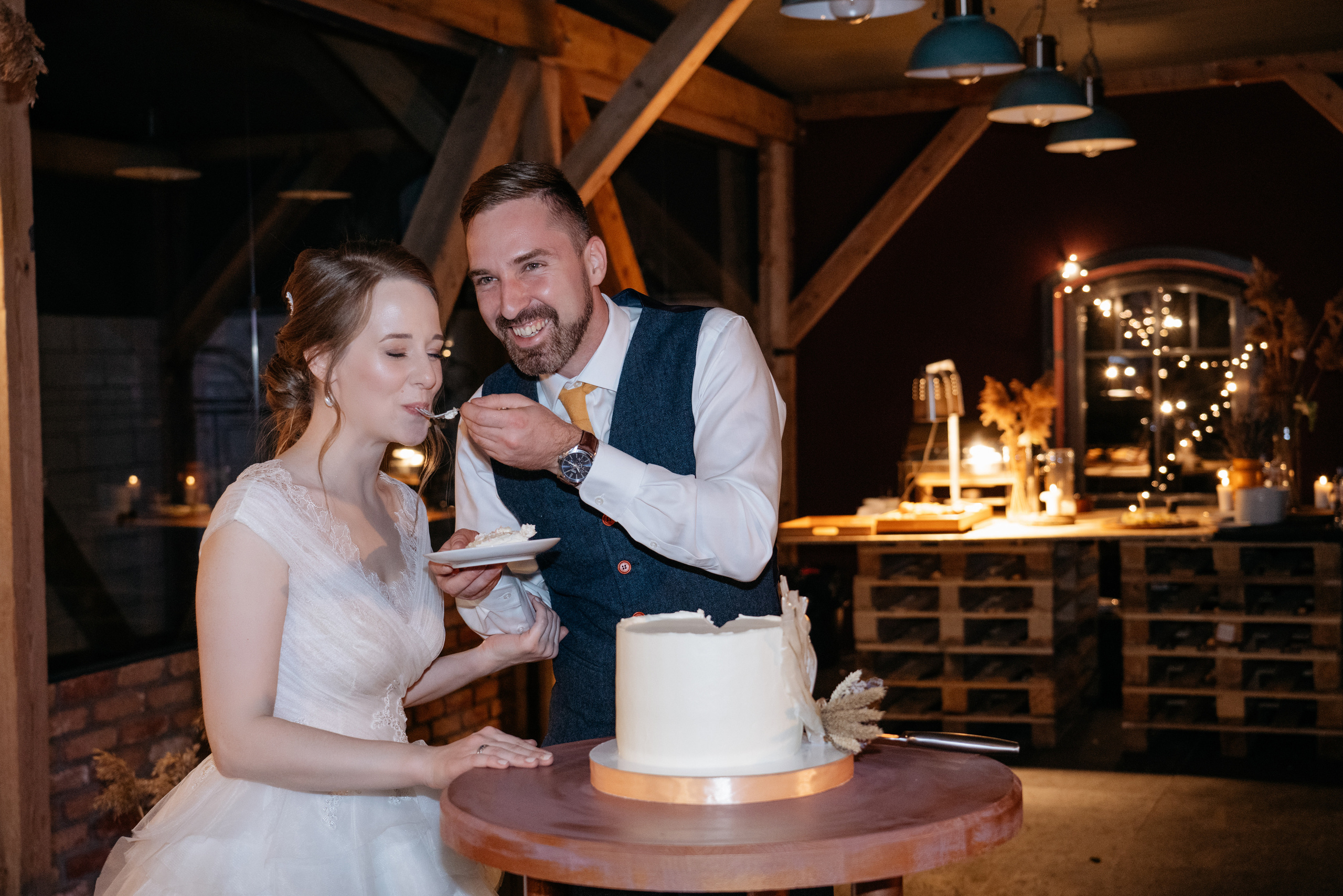 Свадебная съемка в сыроварне. Свадебный и семейный фотограф в Калининграде Анастасия Гриценко