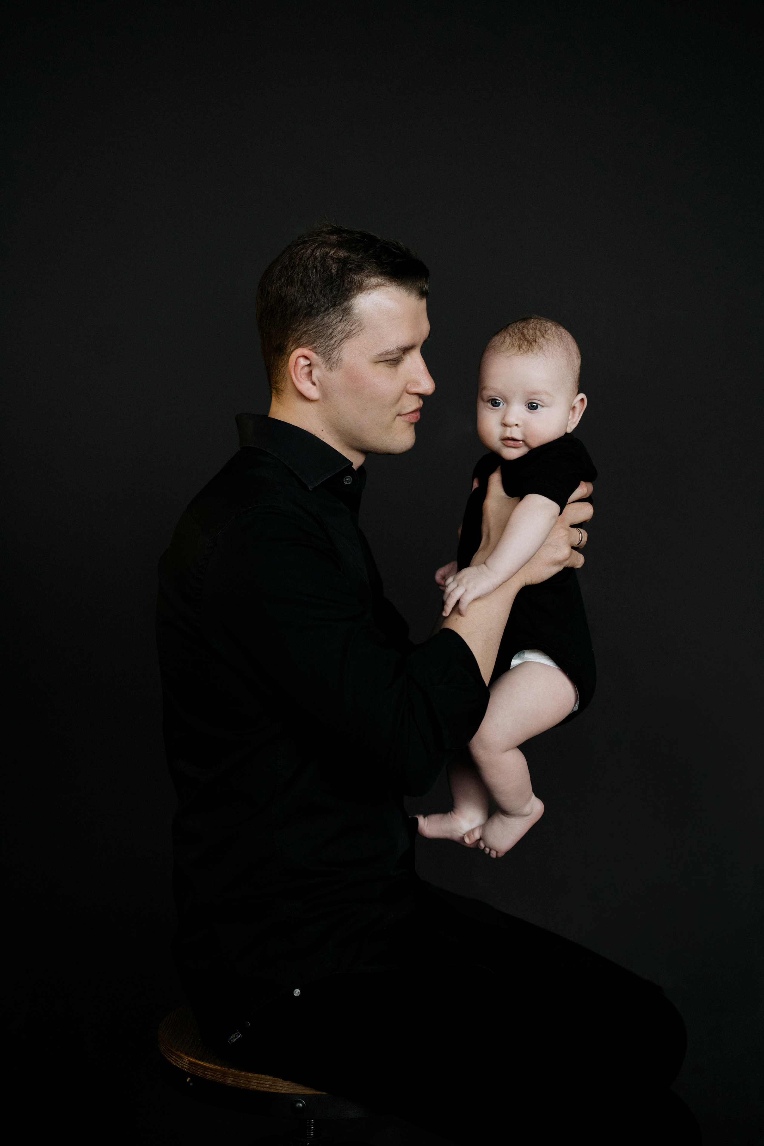 Семейная съемка в черной студии тотал Блэк. Свадебный и семейный фотограф в Калининграде Анастасия Гриценко