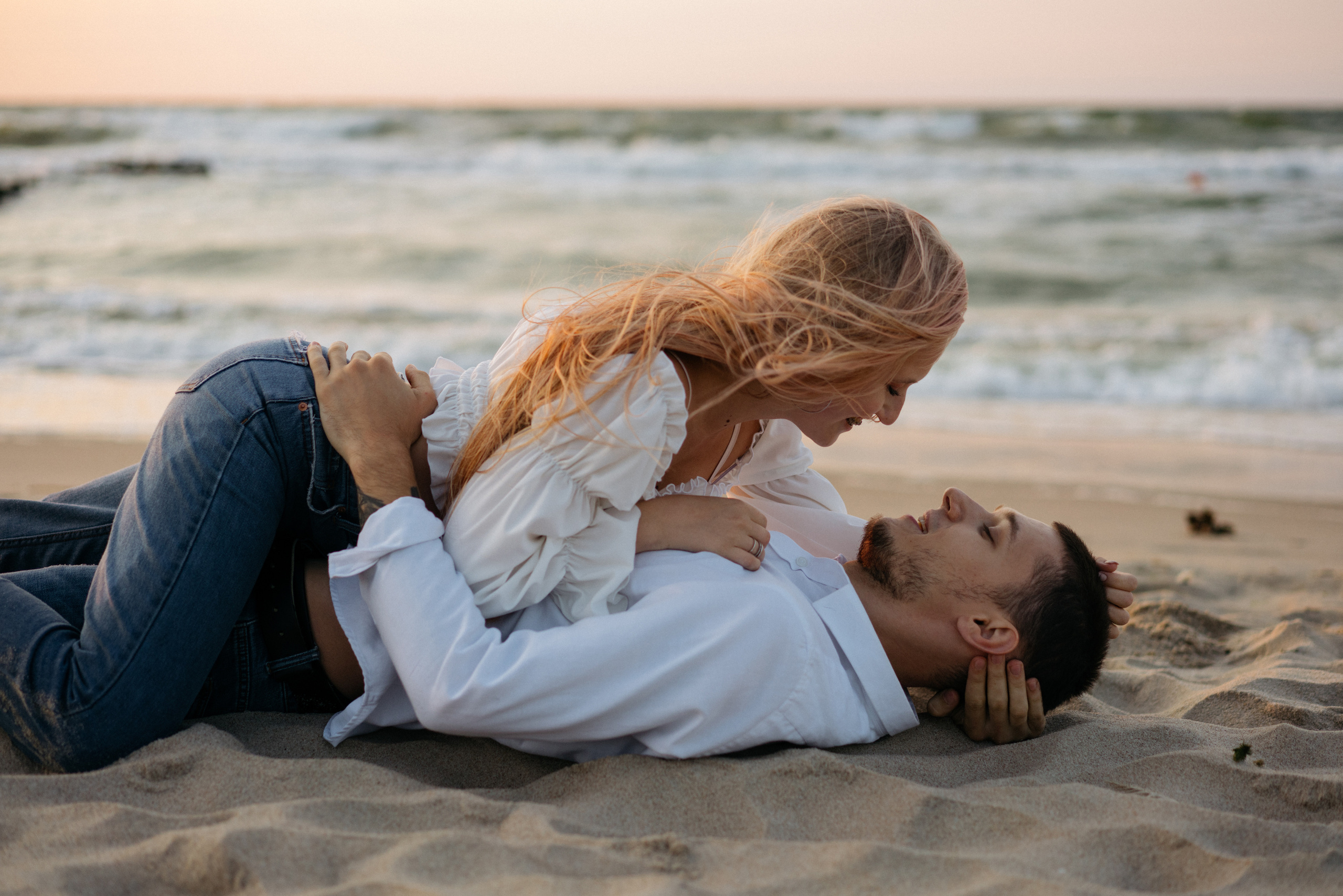 Лавстори на закате на море. Свадебный и семейный фотограф в Калининграде Анастасия Гриценко