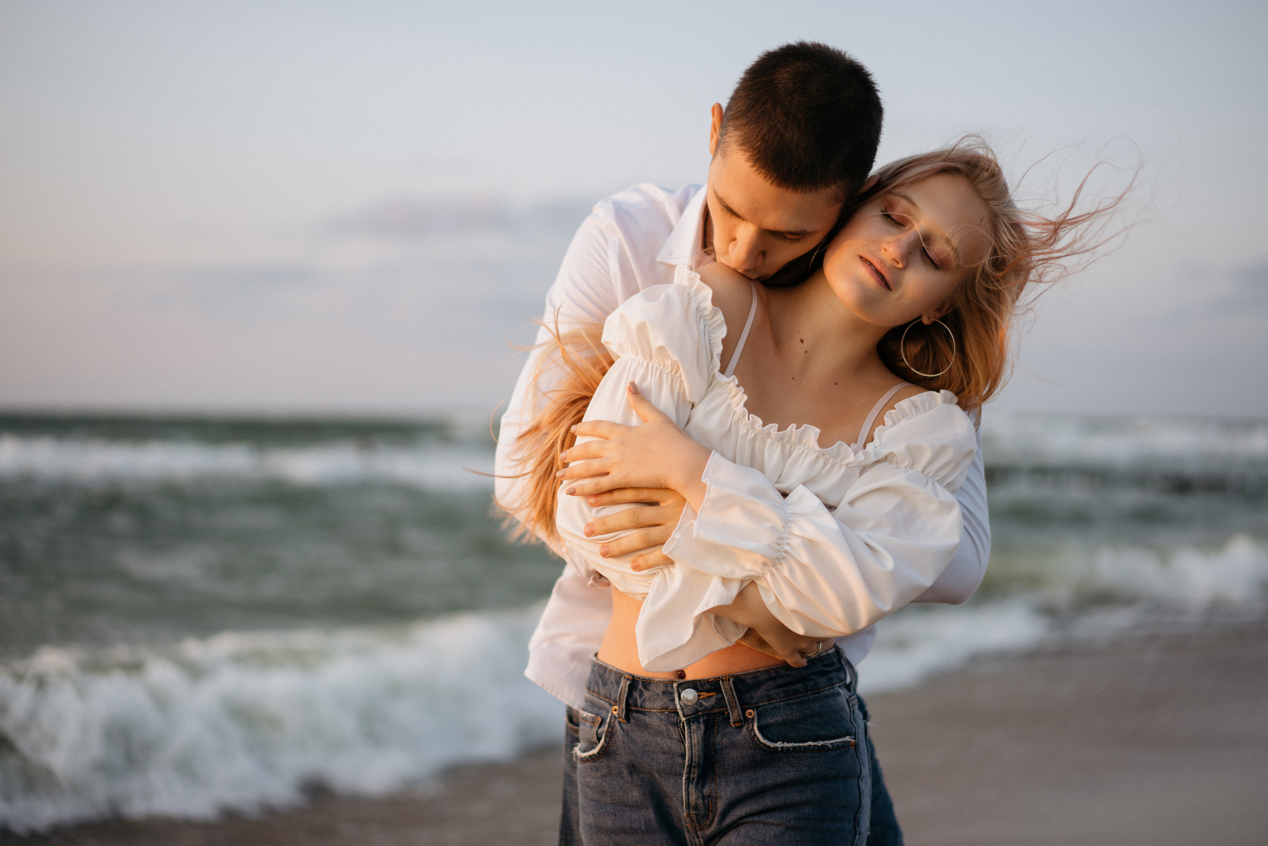 Лавстори на закате на море. Свадебный и семейный фотограф в Калининграде Анастасия Гриценко
