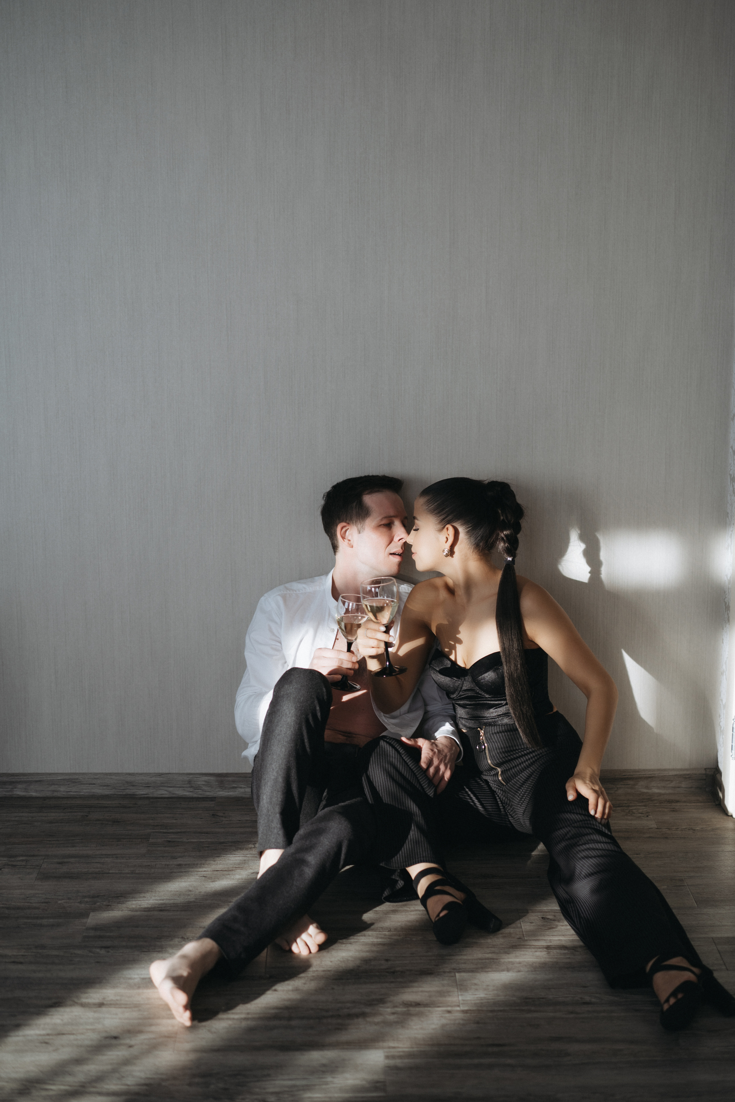 Фотосессия пары в апартаментах. Свадебный и семейный фотограф в Калининграде Анастасия Гриценко