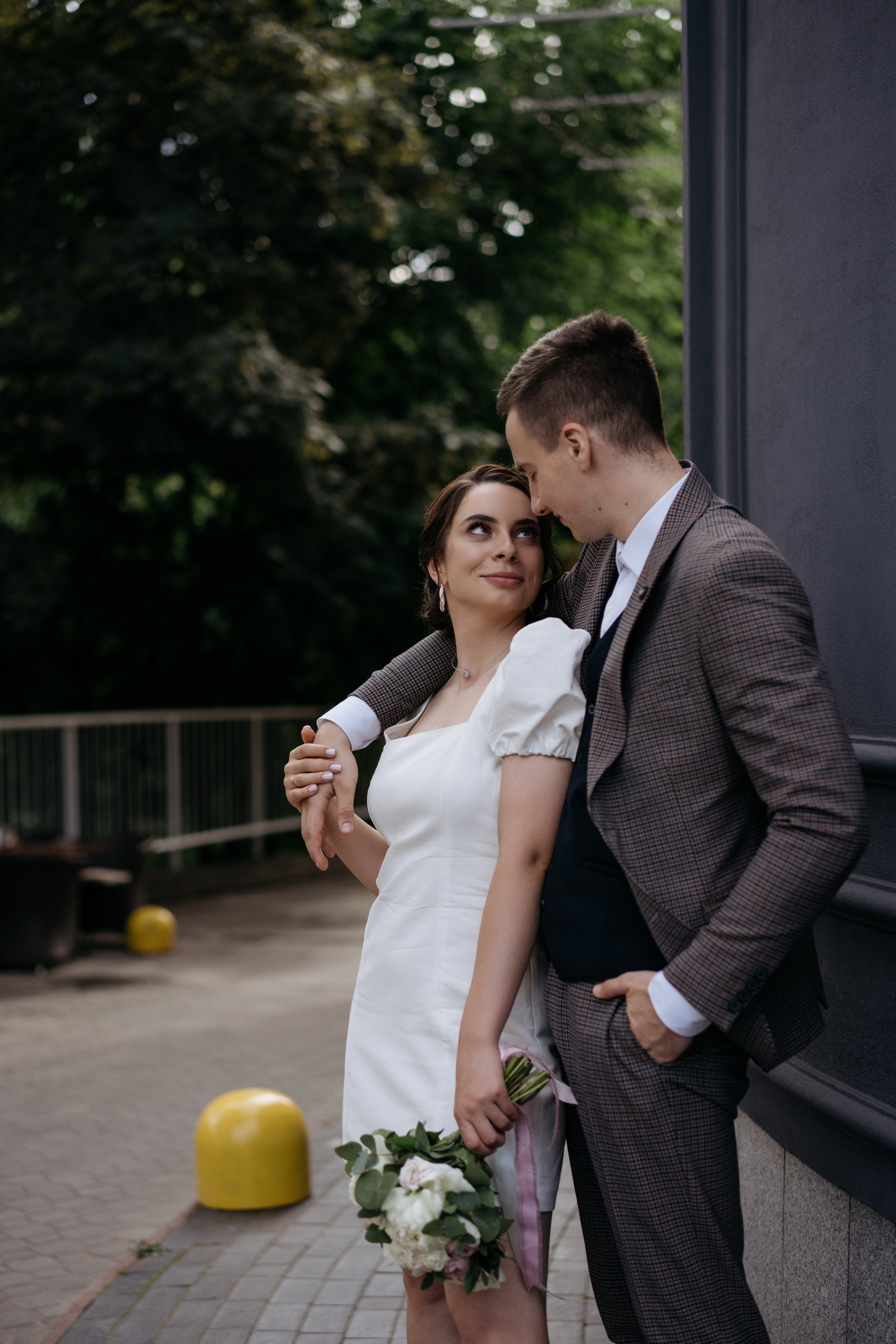Свадебная прогулка в городе. Свадебный и семейный фотограф в Калининграде Анастасия Гриценко