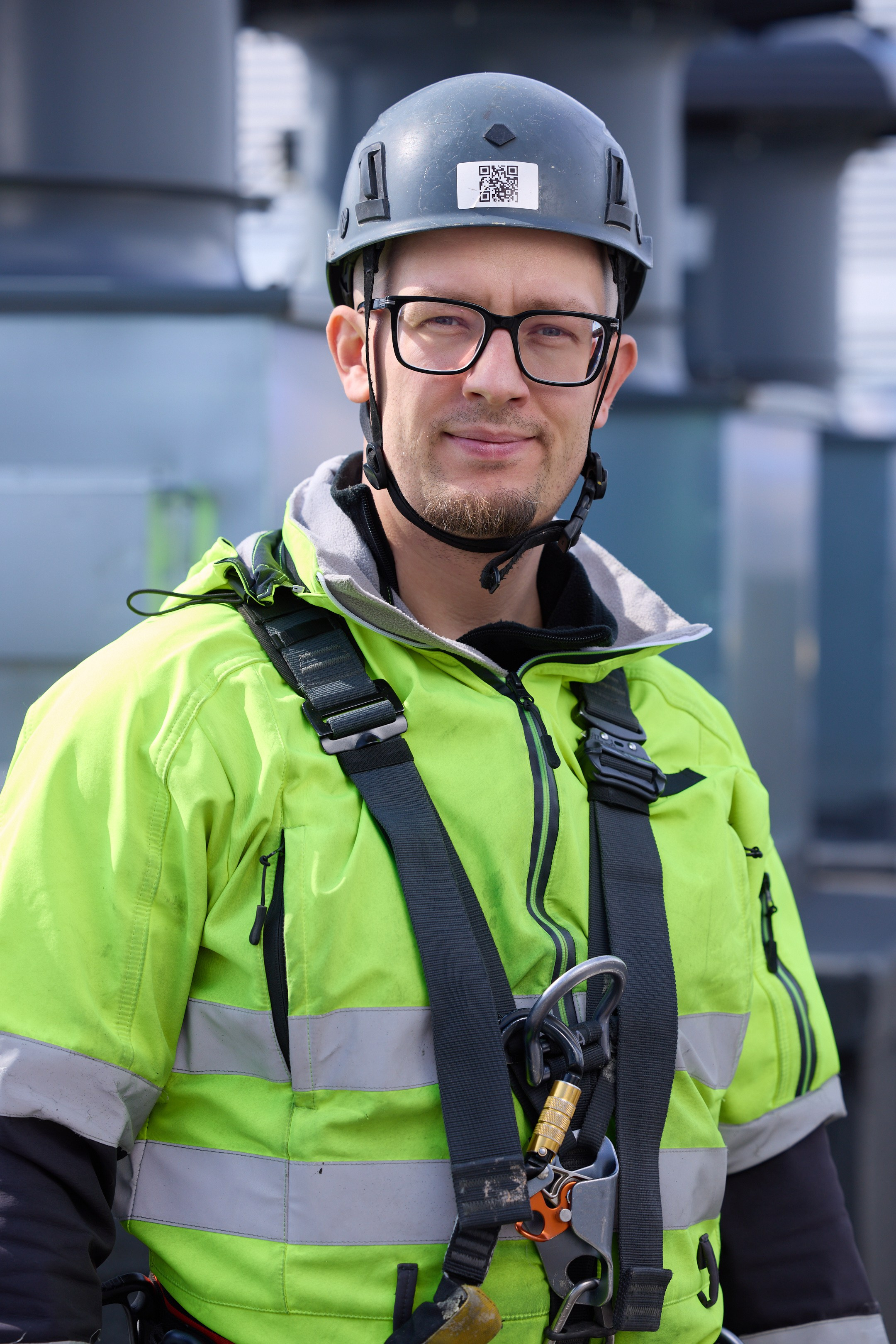 Команда промышленных альпинистов за работой. Андрей Дунин | Предметная, портретная и интерьерная съёмка