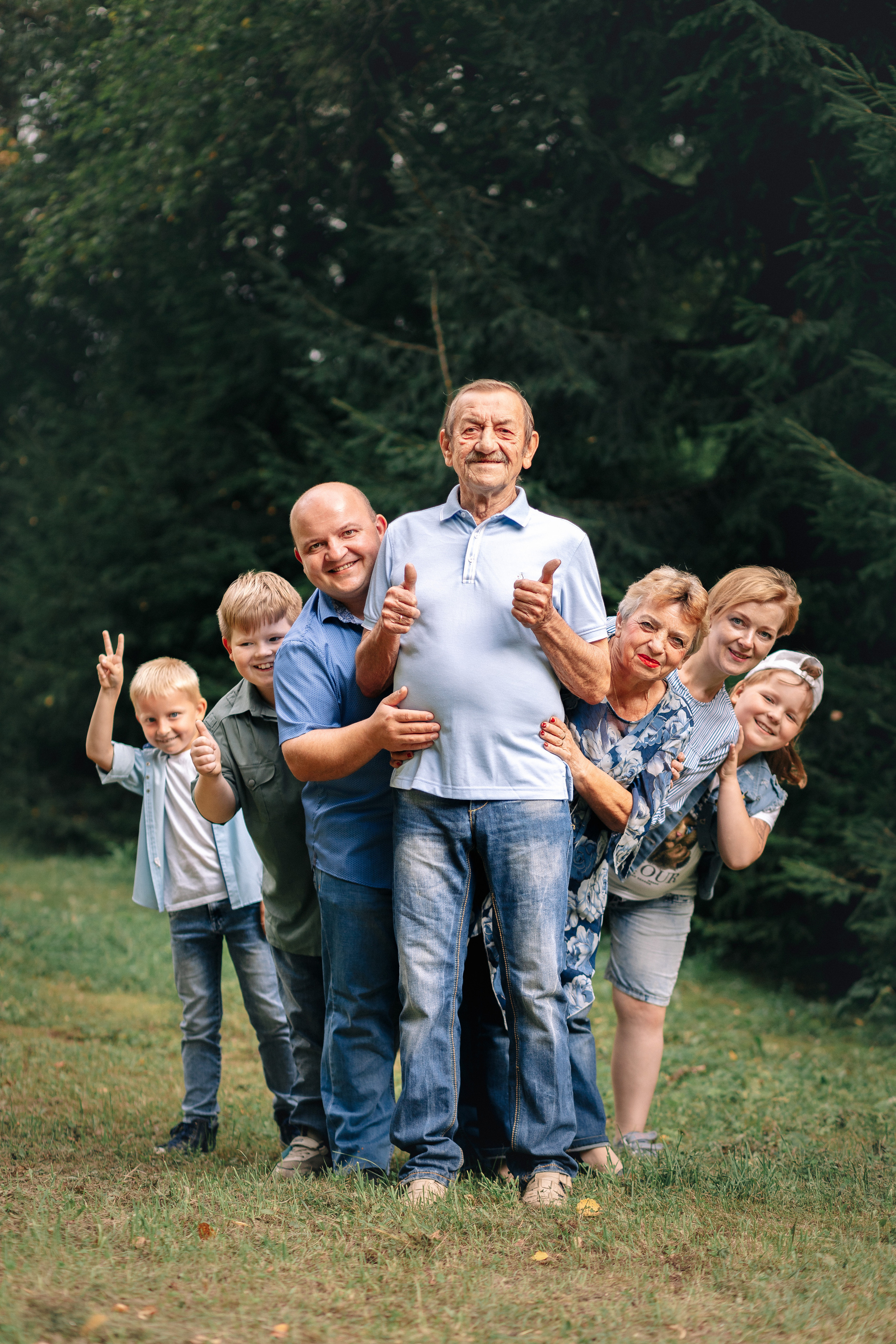 Семейная фотосессия на природе. Детский и семейный фотограф Эльвира Воронина Удомля Тверь
