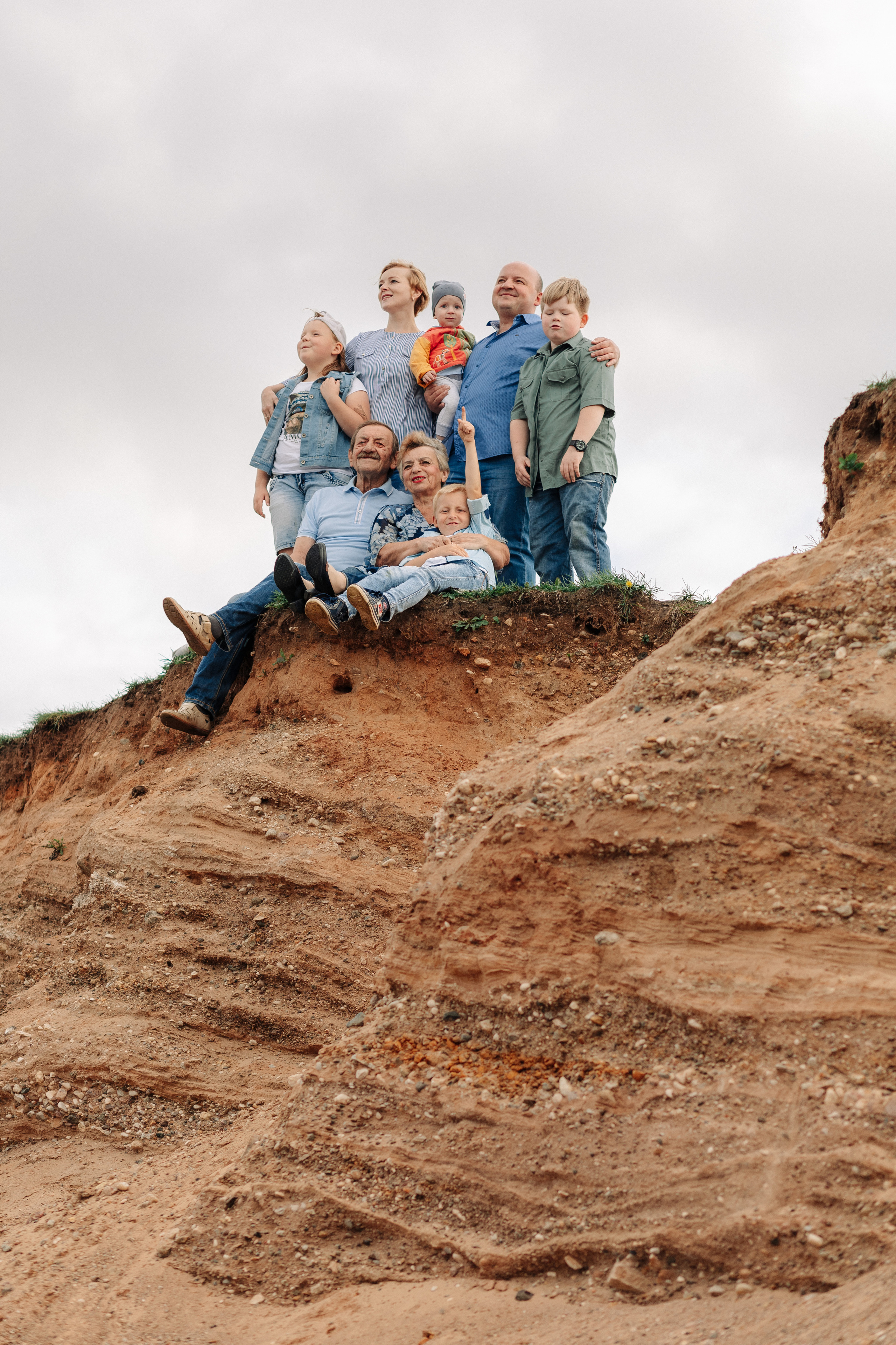 Семейная фотосессия на природе. Детский и семейный фотограф Эльвира Воронина Удомля Тверь