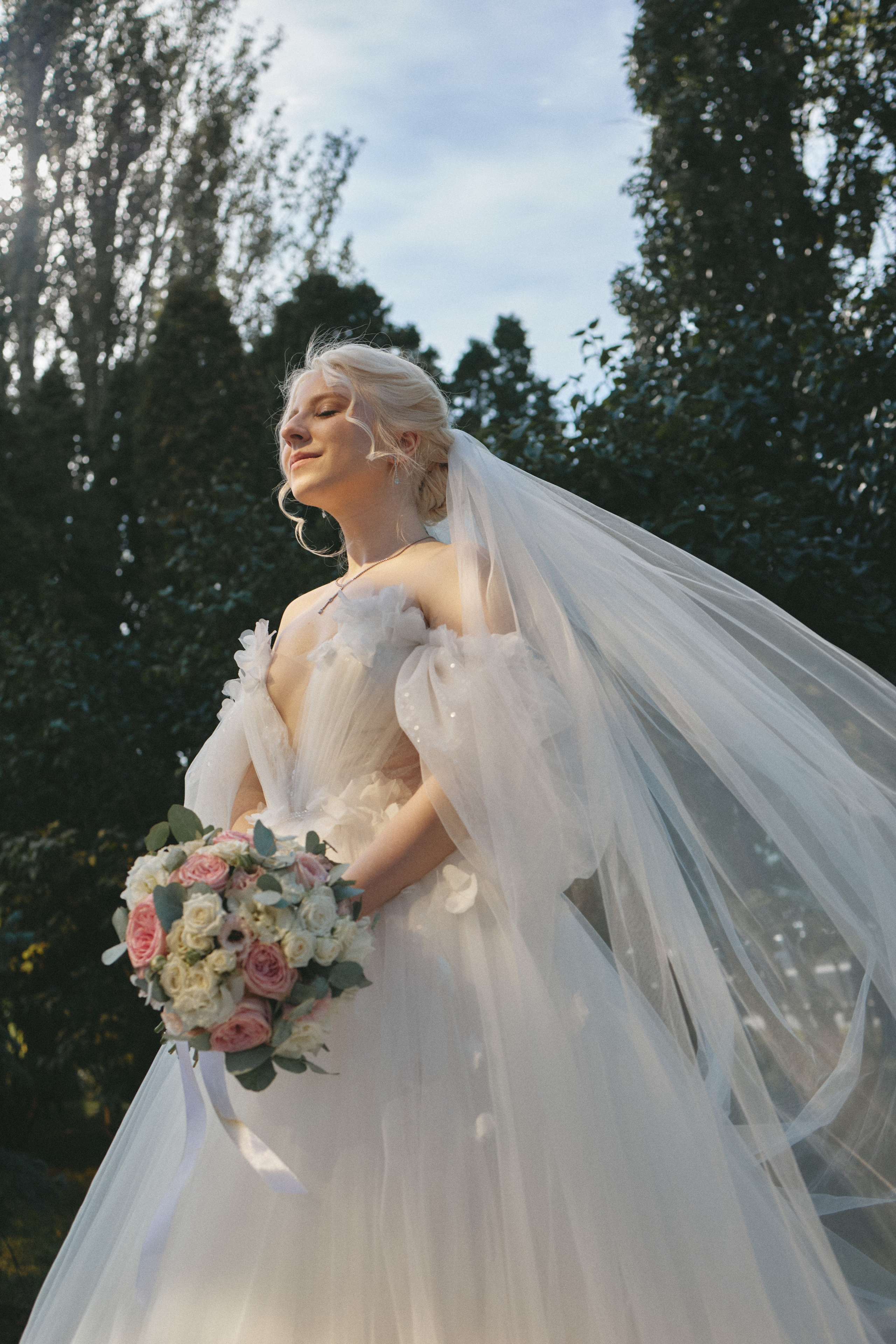 Weddings. Продюсер