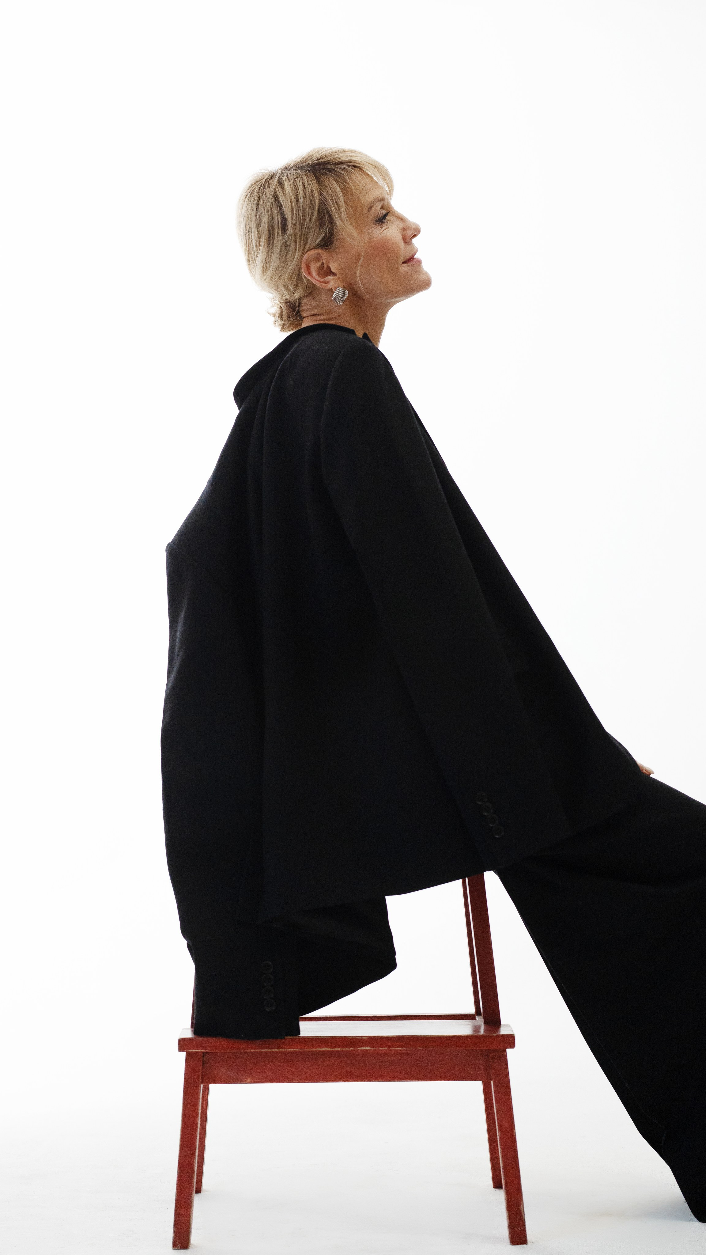 Женские студийные портреты. Главная