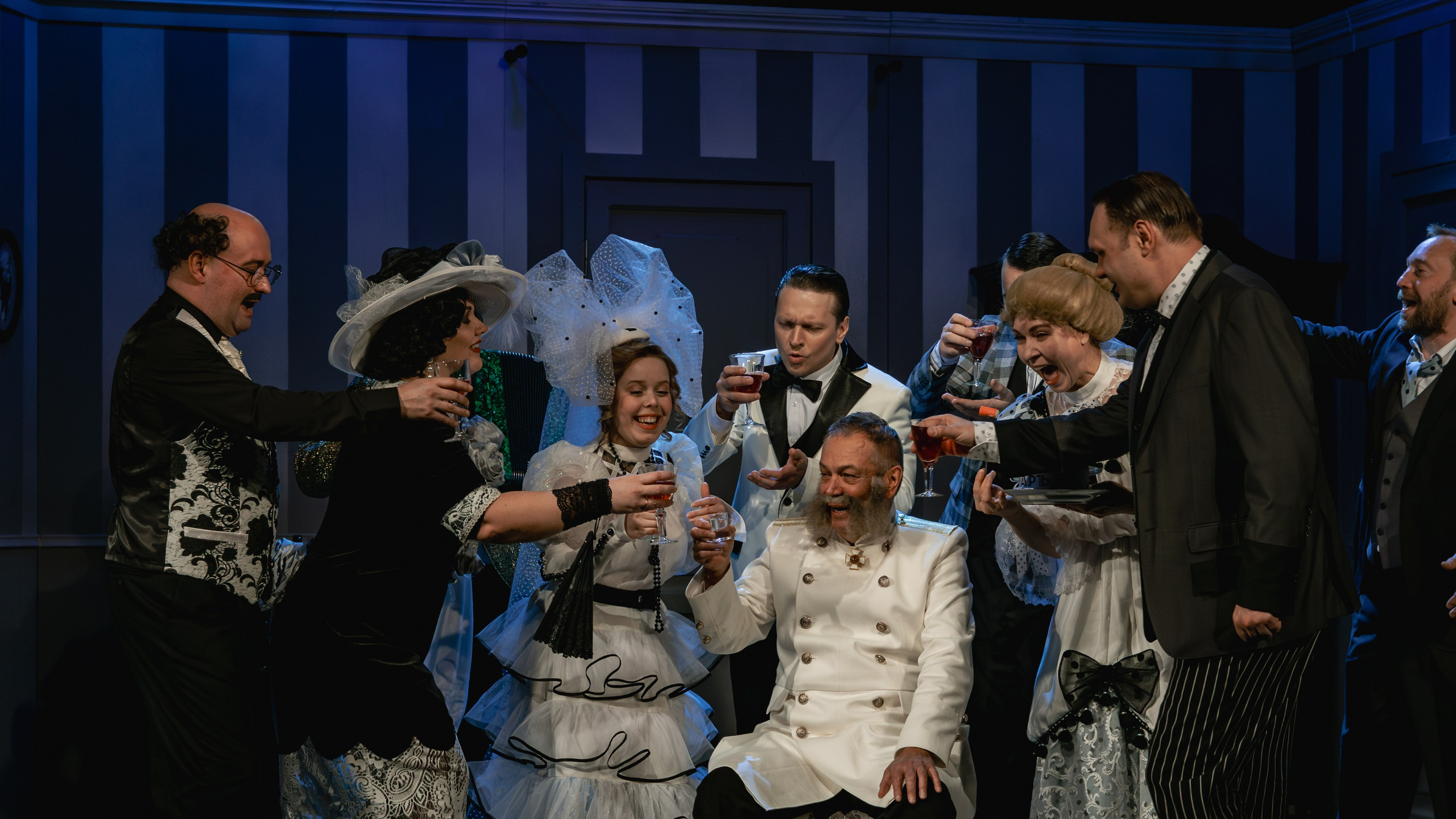 Театр Юного Зрителя «Две свадьбы». Фотограф Марк Файзулин