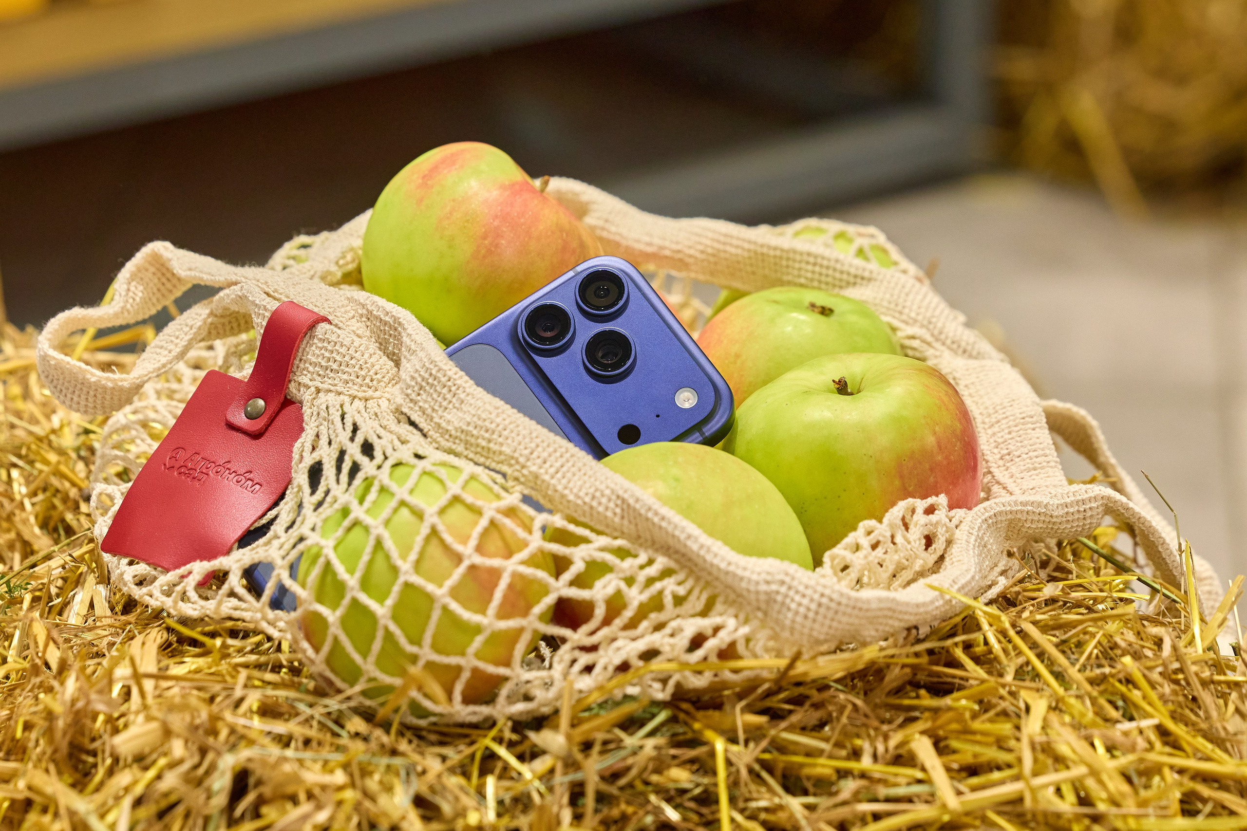 Мвидео х Собрано в Саду. Святослав Лебедев | Рекламный фотограф — Коммерческая съемка, Арт-дирекшн, AI-интеграция