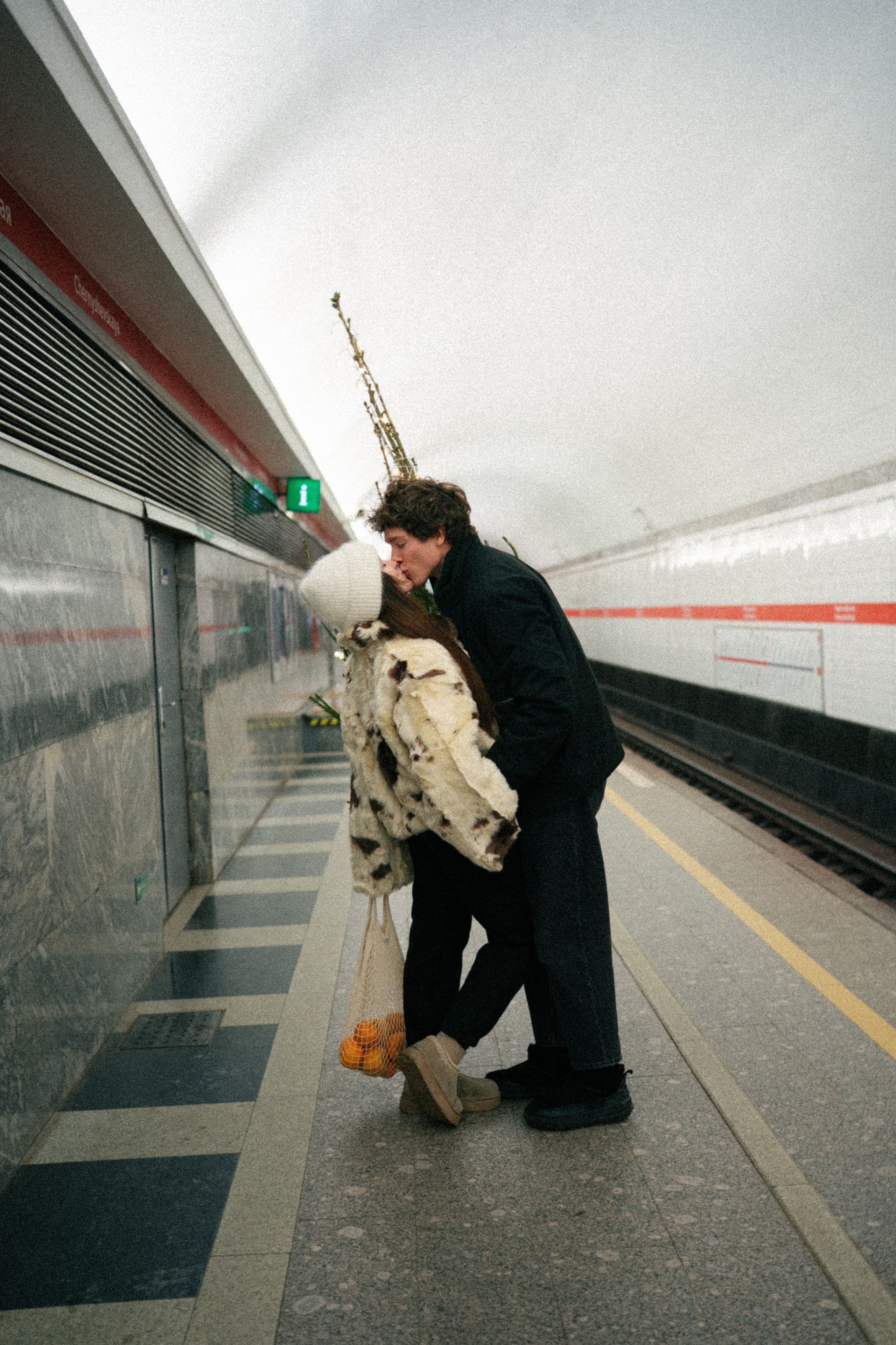 НОВОГОДНЯЯ ПРОГУЛКА ПАРЫ ПО ЧЕРНЫШЕВСКОЙ ПЕРЕД НОВЫМ ГОДОМ. Профессиональный фотограф, Санкт-Петербург — Виктория Богомолова