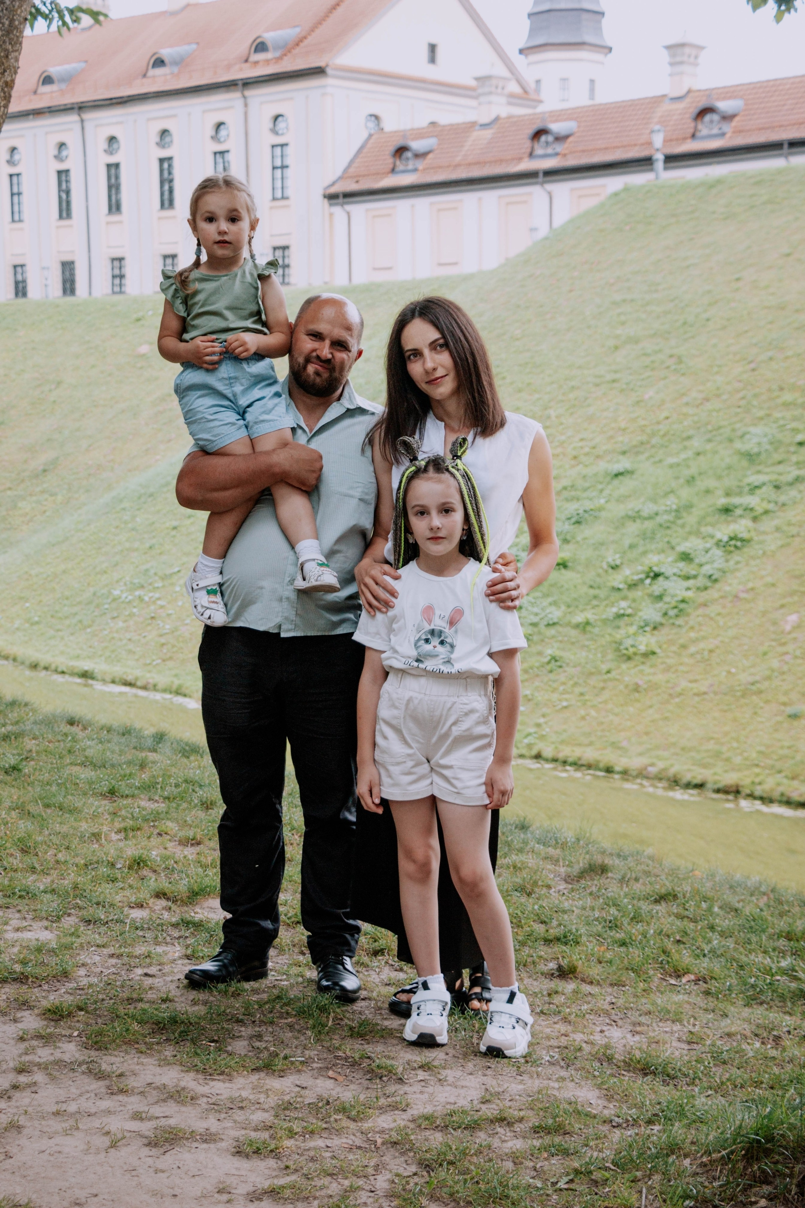 Алексей, Римма, Аннушка и Полина. Бережно сохраняю ваши чувства и истории на своих фотографиях