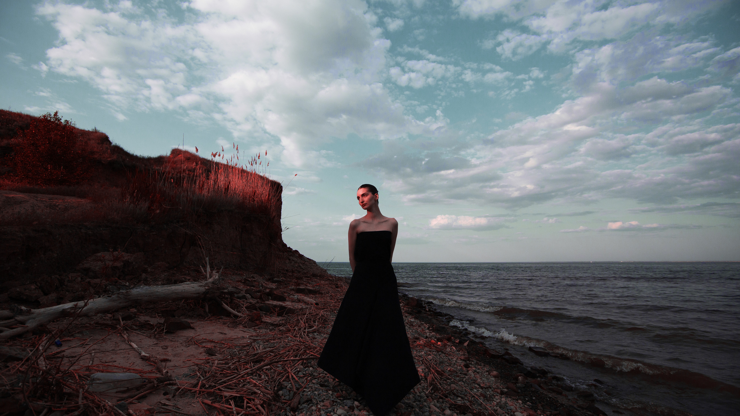 Спасибо за проявленный интерес к моему творчеству! Меня зовут Россохат