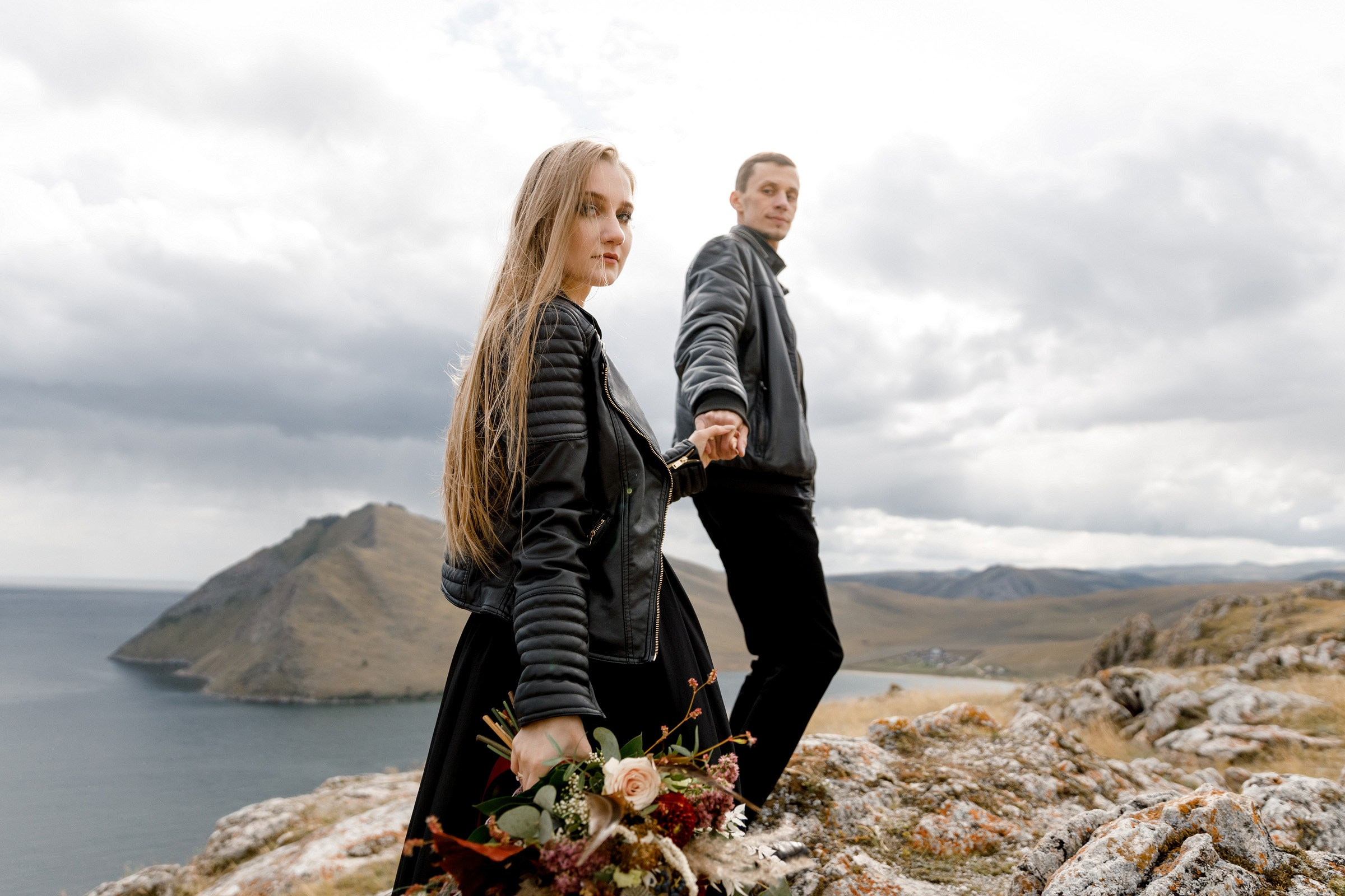 Полина и Женя. Лес, кожанки и 2 дня кайфа. Свадебный фотограф в Иркутске Сапаров Александр