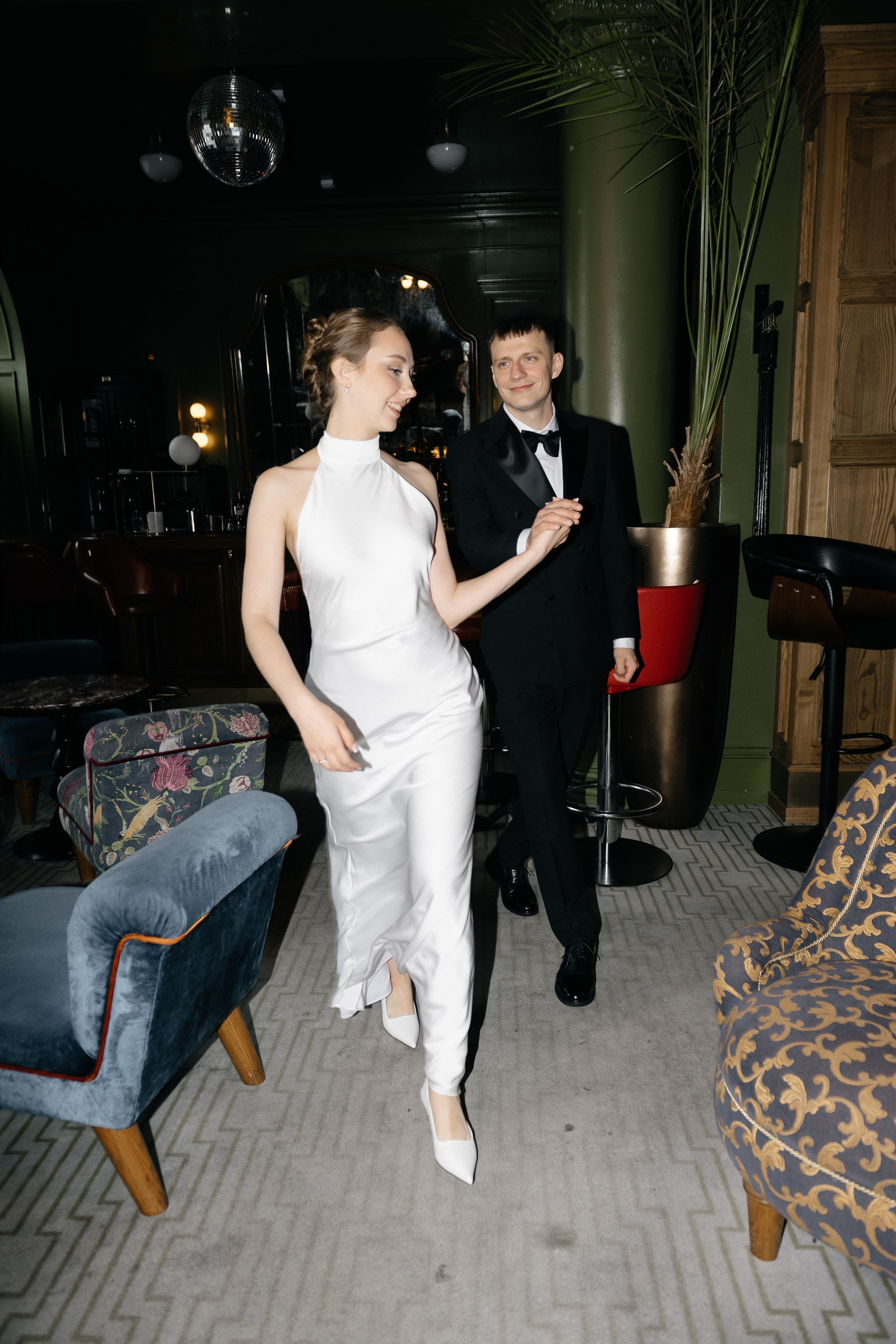 Wedding day in Martinique Bar. Wedding PHOTOGRAPHER Andrew Vnukov