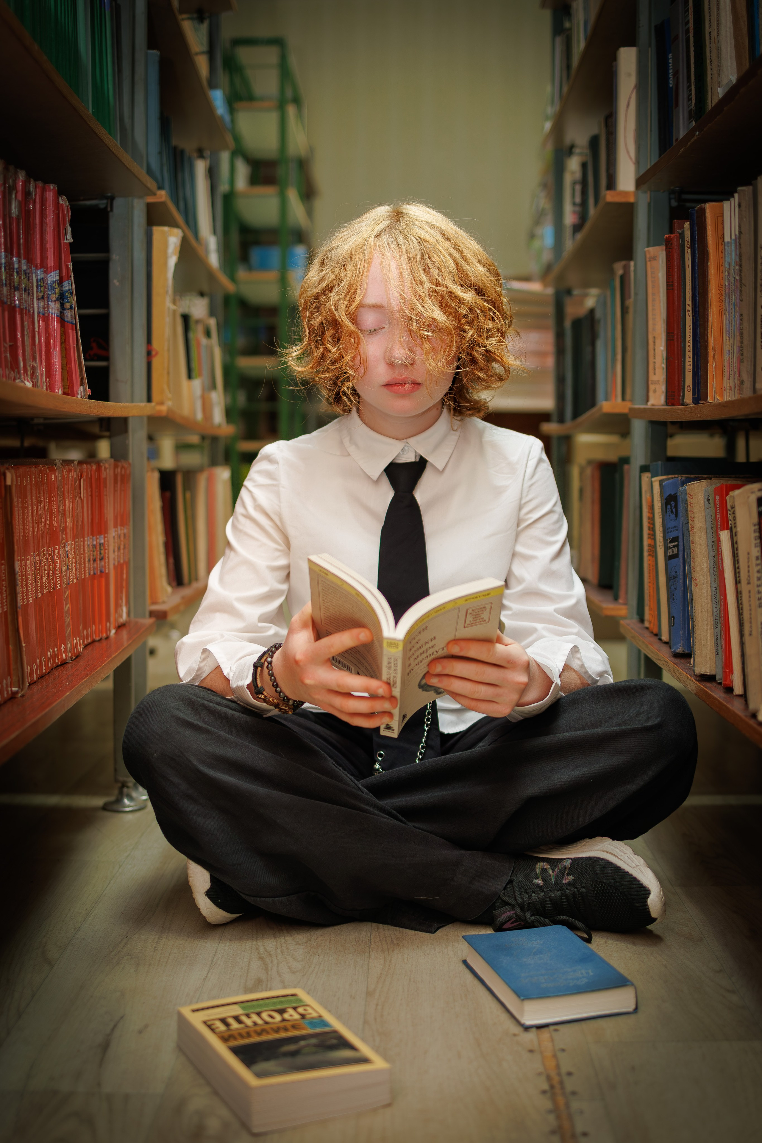 Позы для школьной фотосессии. Фотограф Медногорск Кувандык Оксана Шерехода свадебные, семейные, индивидуальные, школьные фотосессии. Печать фотоальбомов