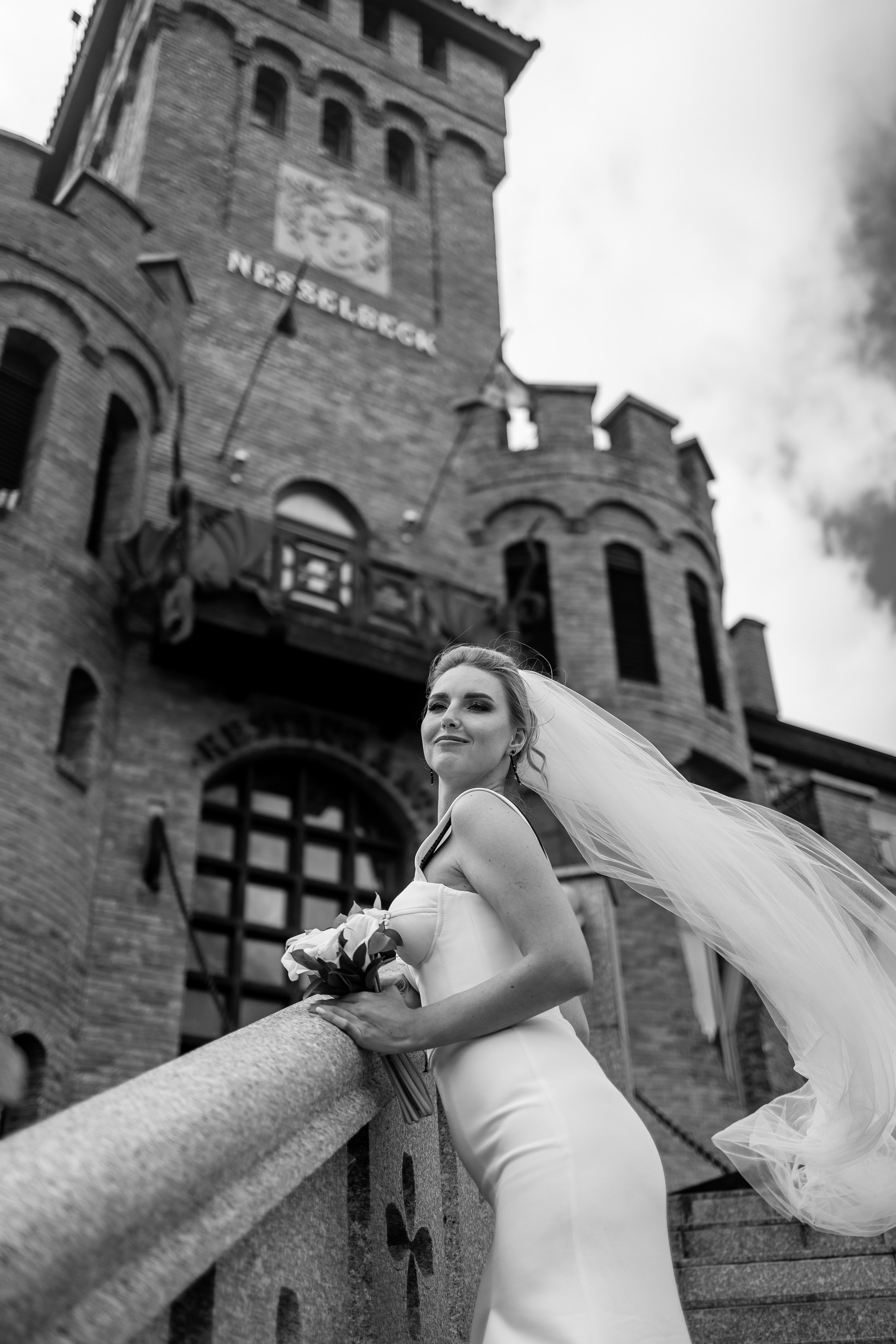 Евгений Саранцев, президент мотоклуба «Garage 13 MCC» и прекрасная Ирина. Фотограф Елена Медок Калининград