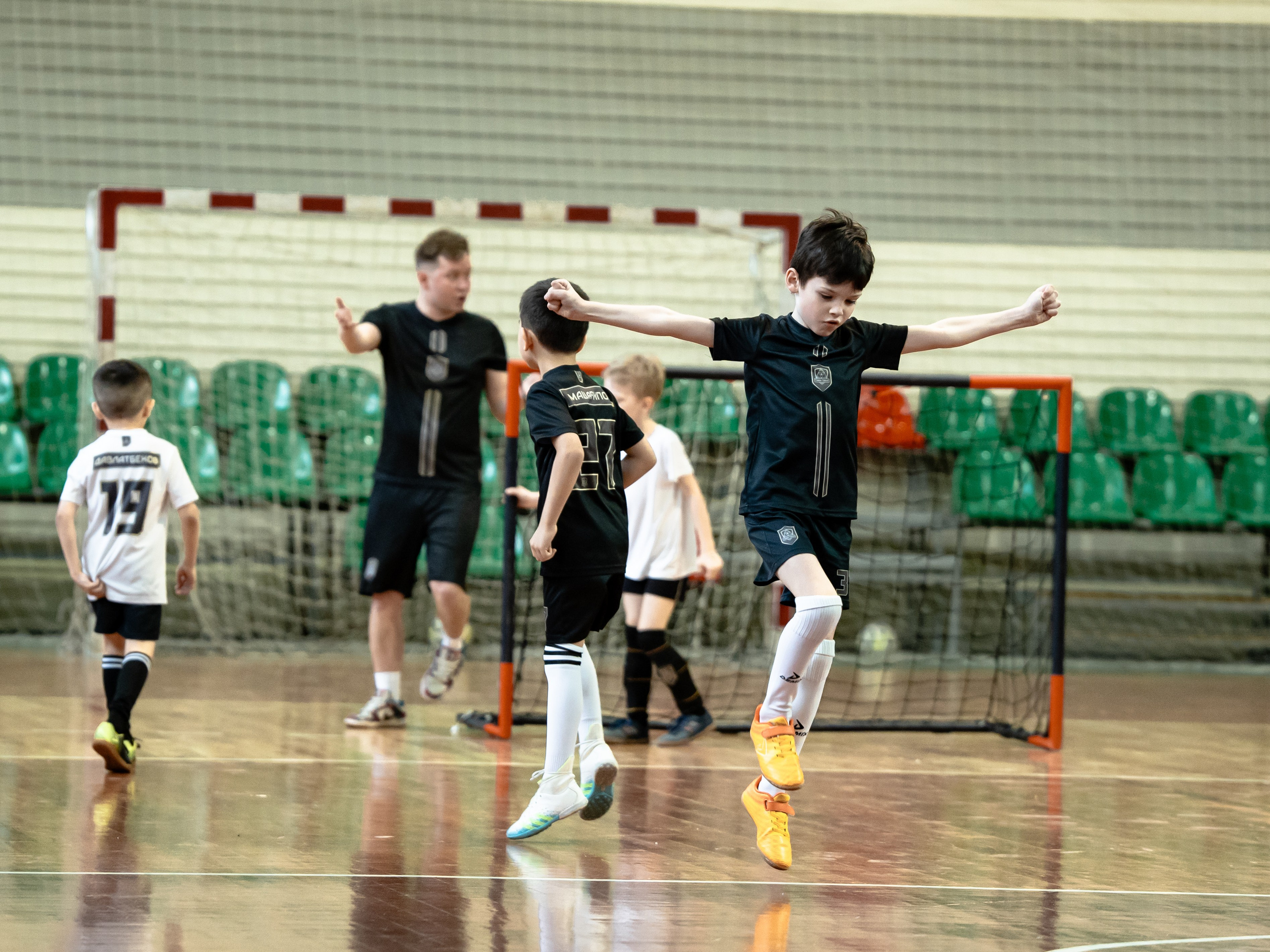 Тики-Така Противостояние 2025. Крамер Юлиана детский и семейный фотограф