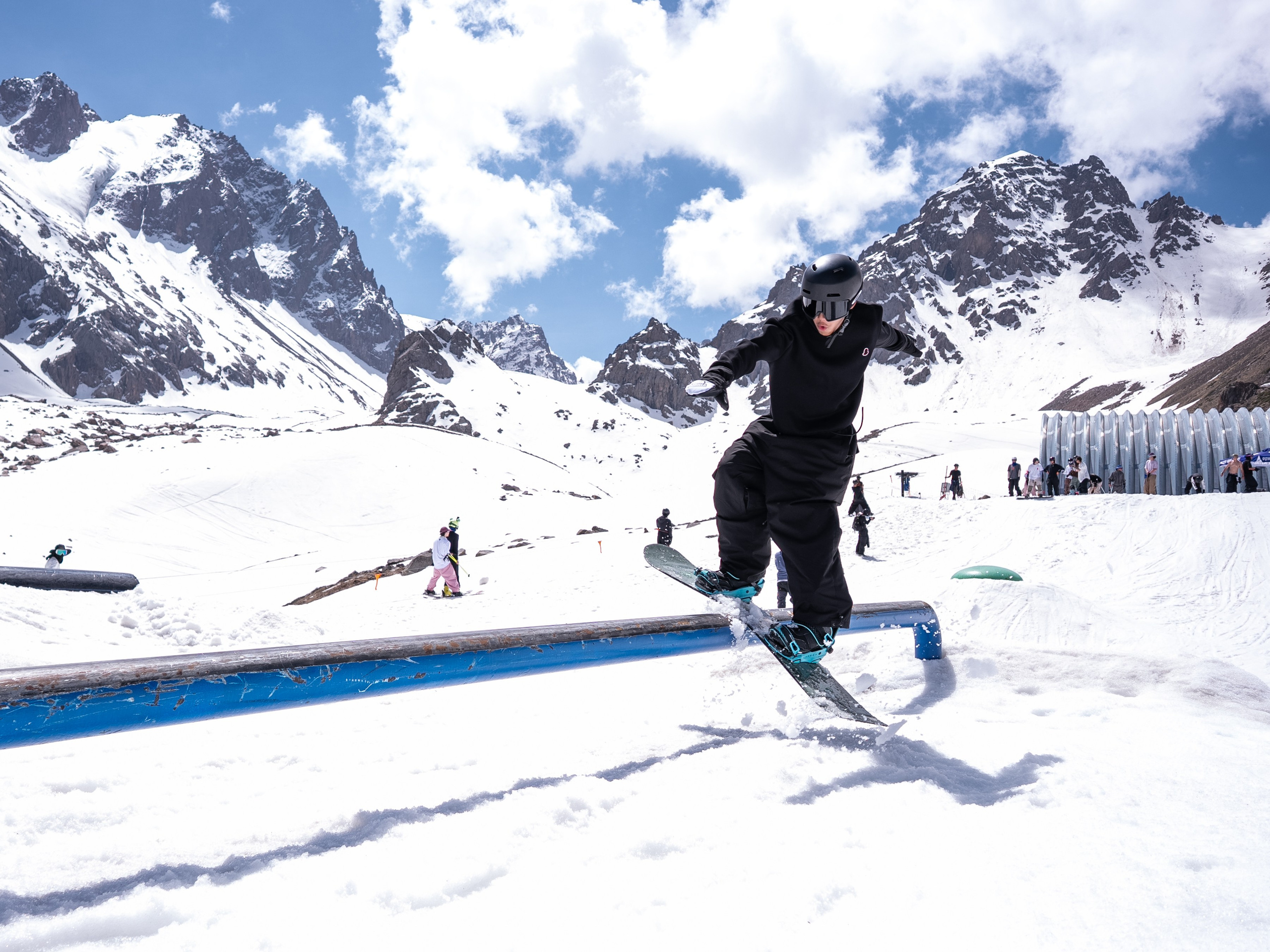 Gorilla IMBA CAMP 2026. Сайт Алматинского НЮ АРТ, будуар и фэшн фотографа Дениса Карпенко