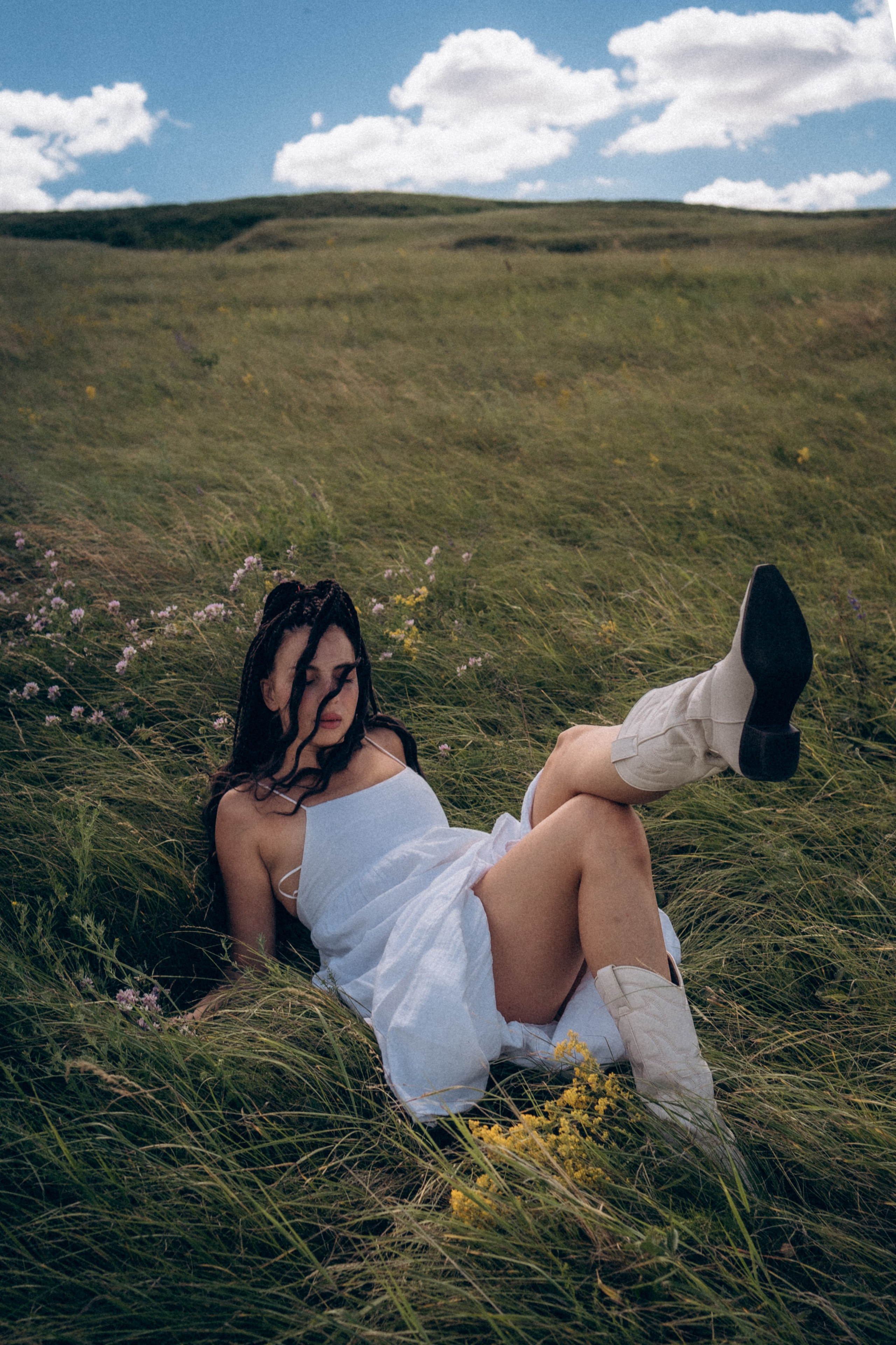 Александра в поле. Фотограф в Санкт-Петербурге Светлана Арестова