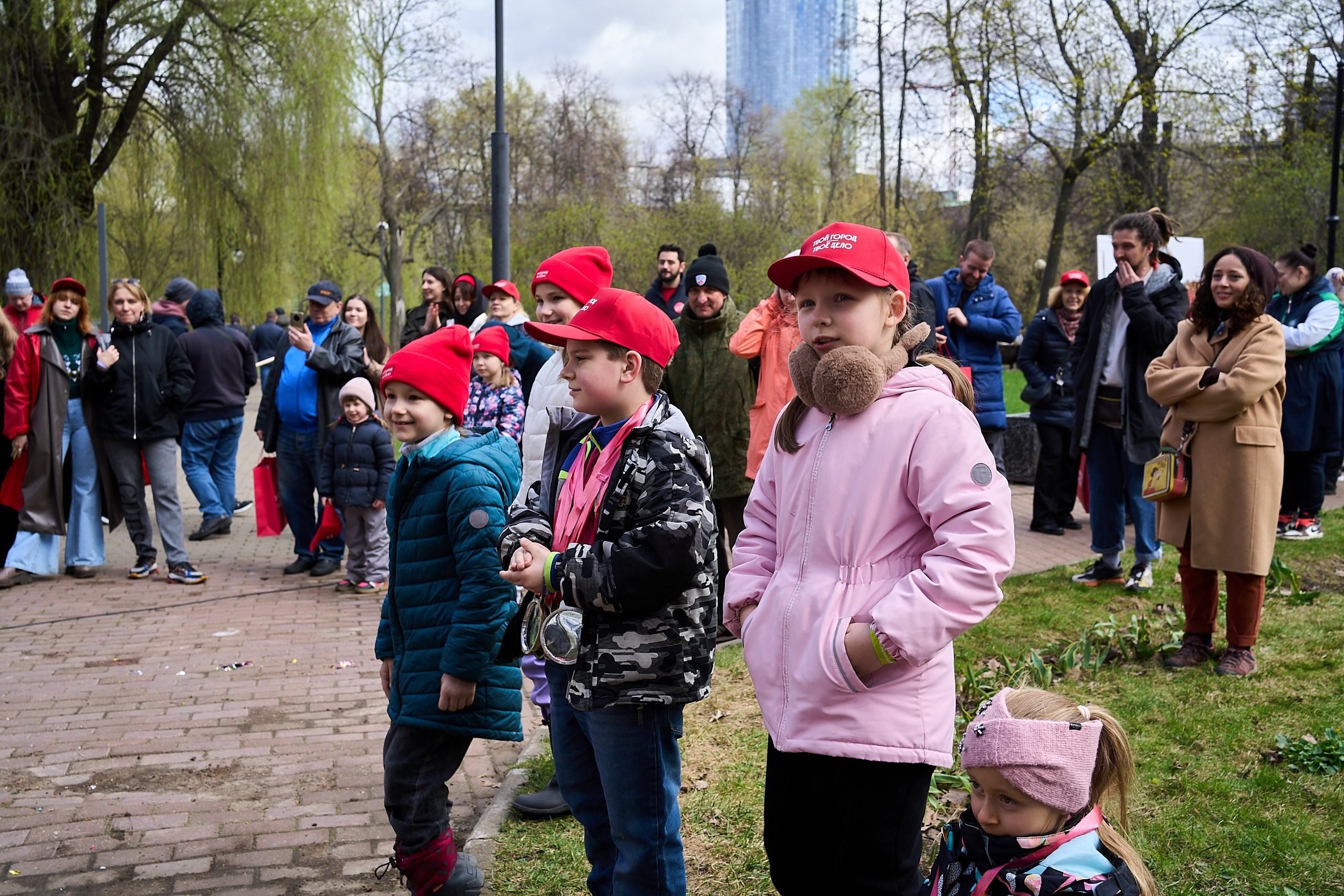 Субботник у Управления делами Мэра и Правительства Москвы. Фотограф и Видеограф в Москве. Олег Корушев