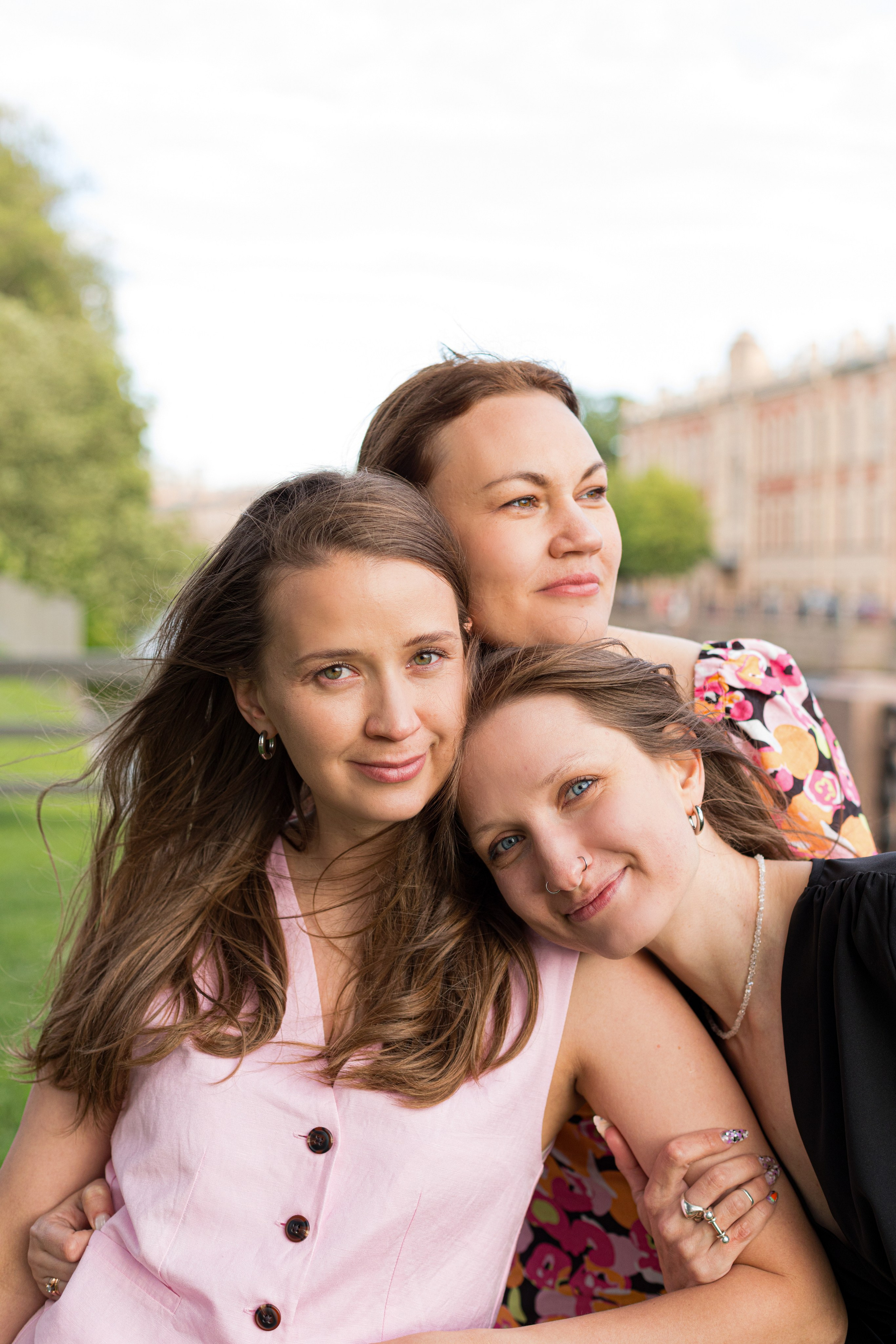 Летняя фотопрогулка трех подруг на острове Новая Голландия. Детский и контент фотограф Надя Волкова Санкт-Петербург