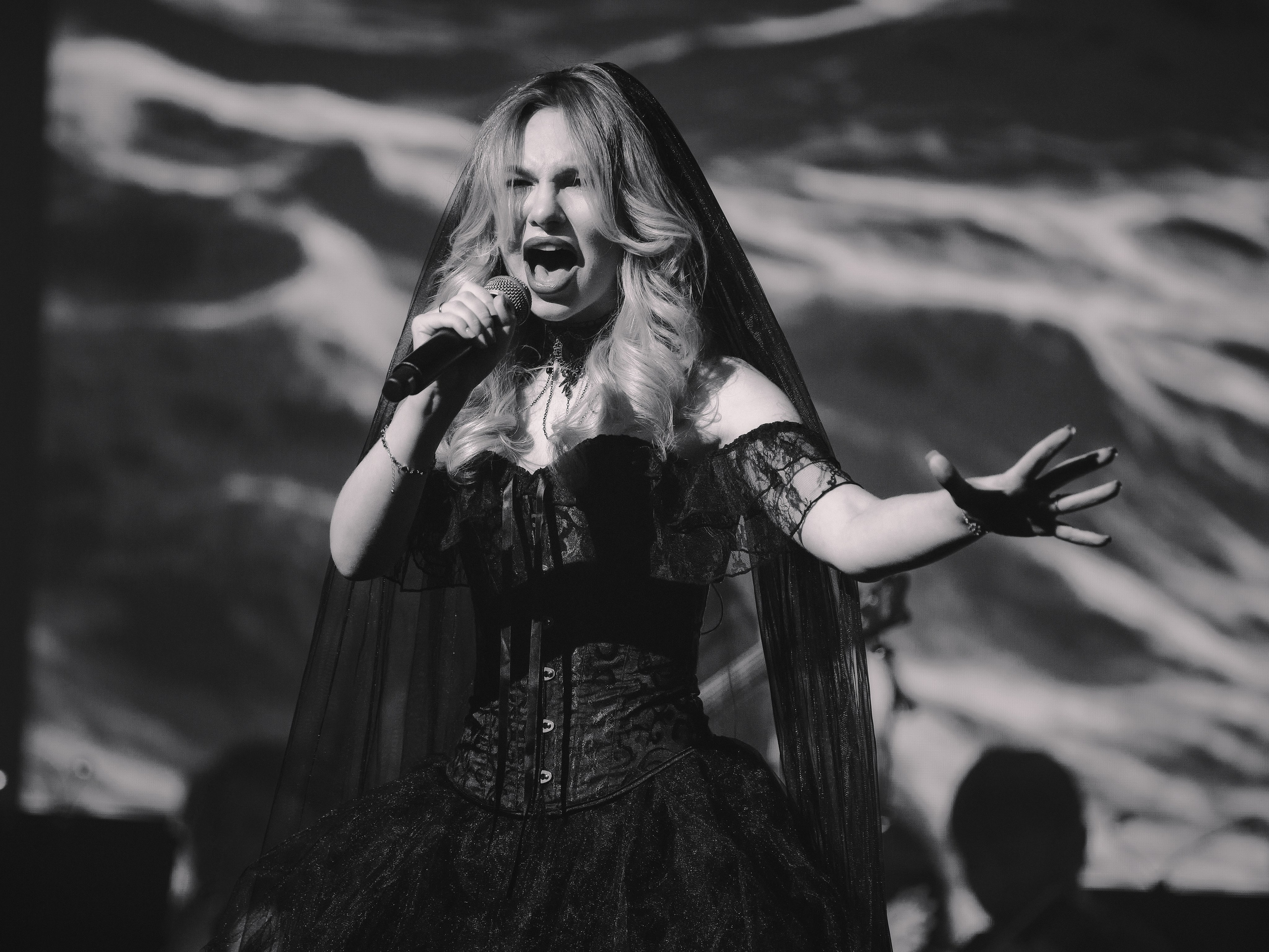 Saphath с симф.оркестром. Фотограф. г. Южно-Сахалинск. Олег Толстов