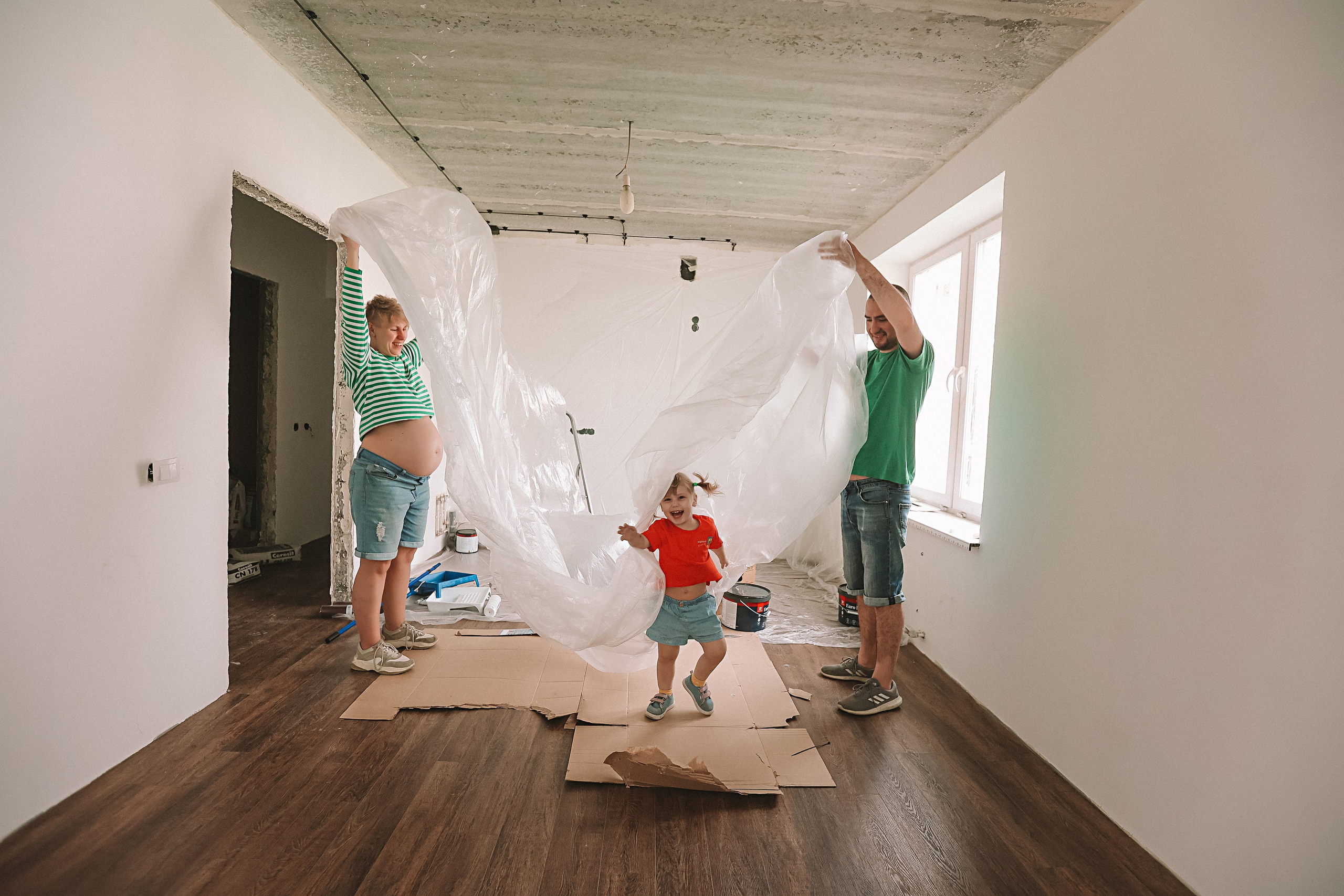 Ремонт. Семейный фотограф Тюмень, фотограф на роды Салмина Мария