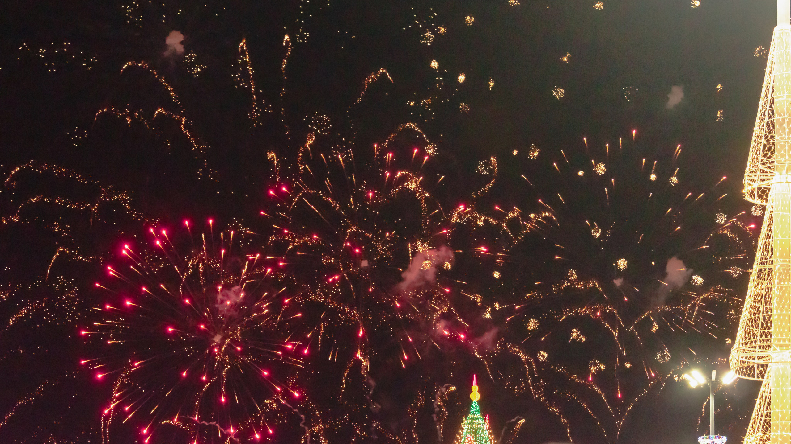 Праздничный салют Новый год Набережные Челны. Фотограф в Набережных Челнах Мари Сенчик