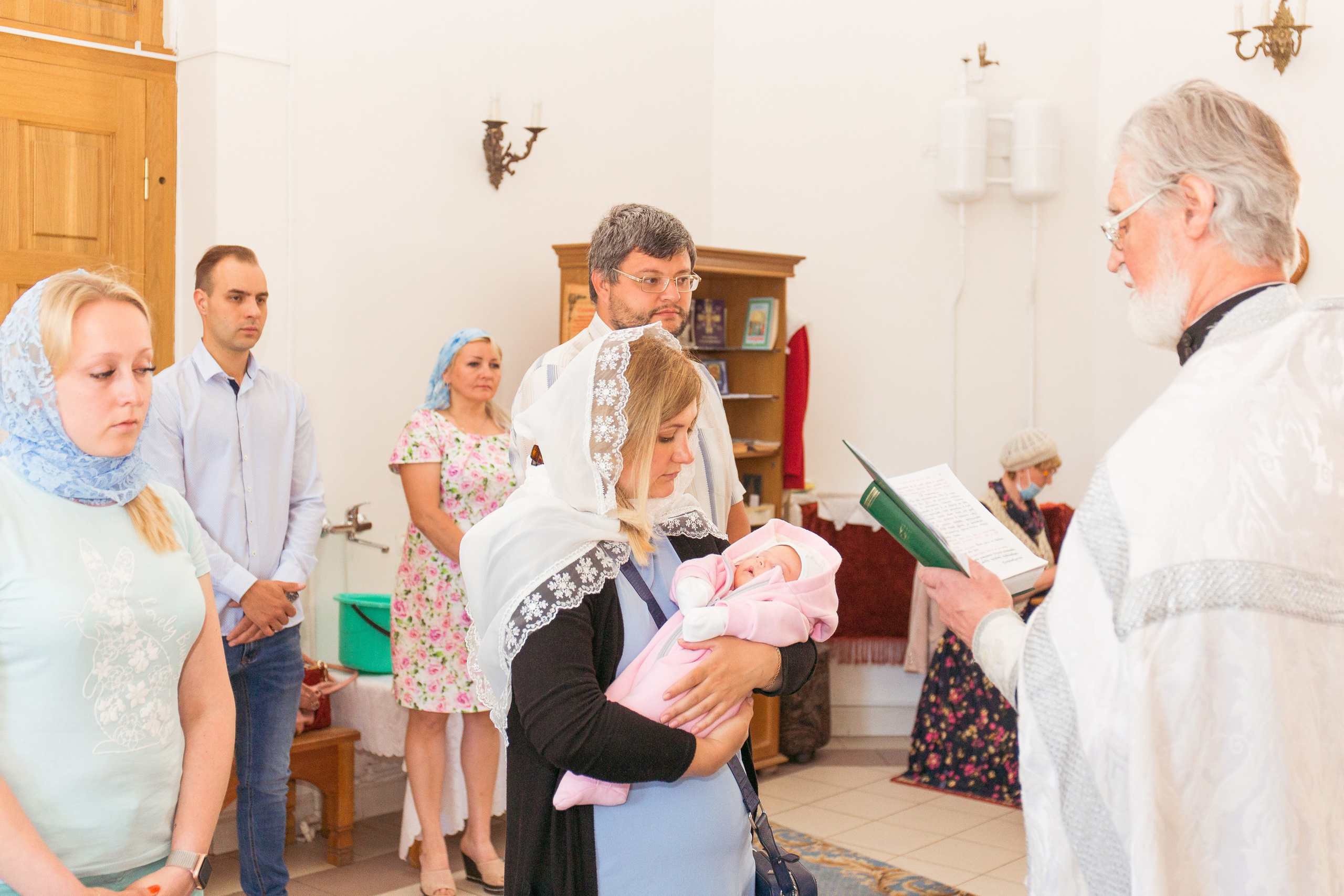 Крещение Ульяны. Успенская церковь. Фотограф новорожденных и детский в Сергиевом Посаде Кругликова Юлия