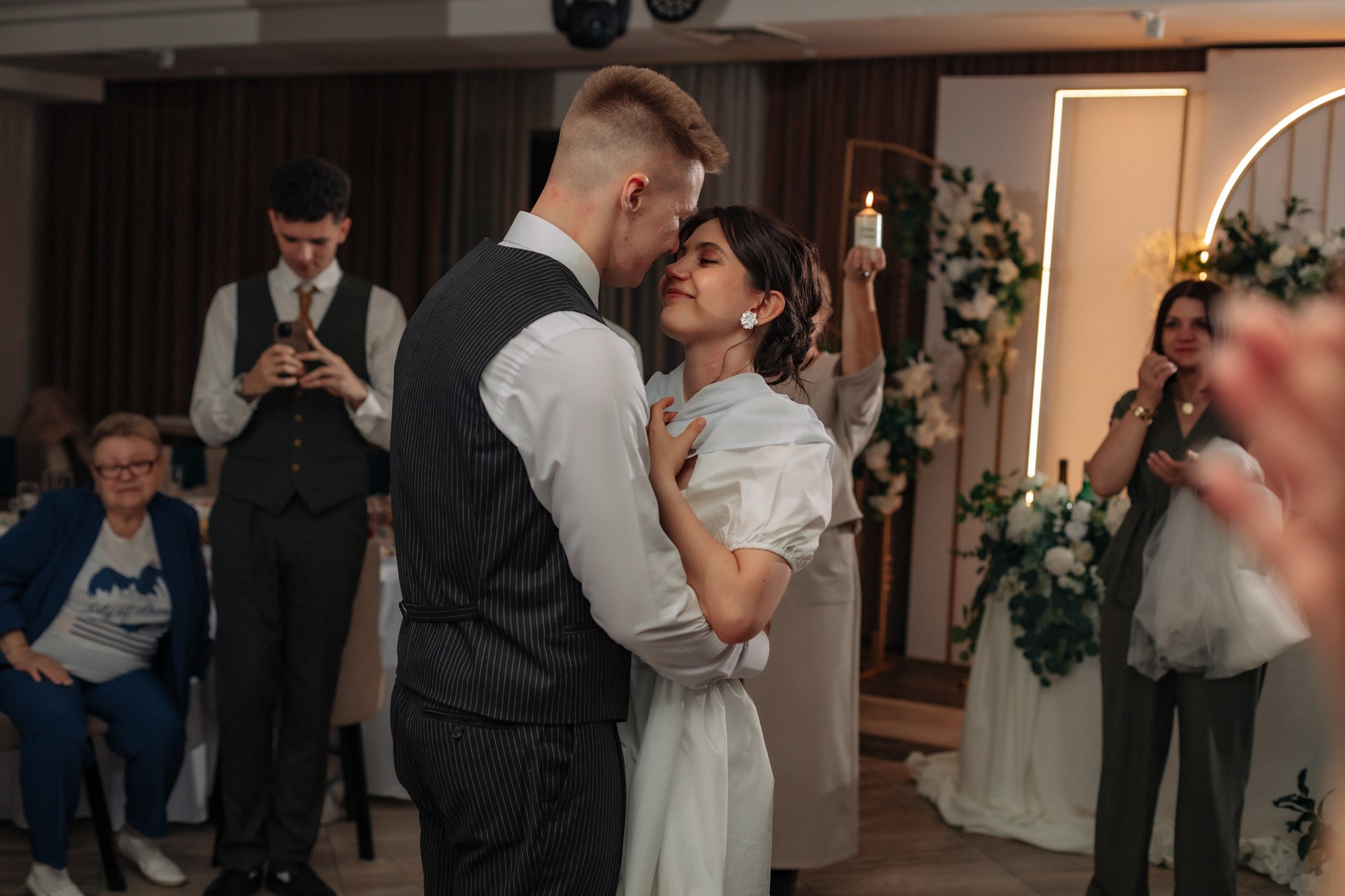 Кирилл и Карина. Свадебный и портретный фотограф в Омске Антон Карев