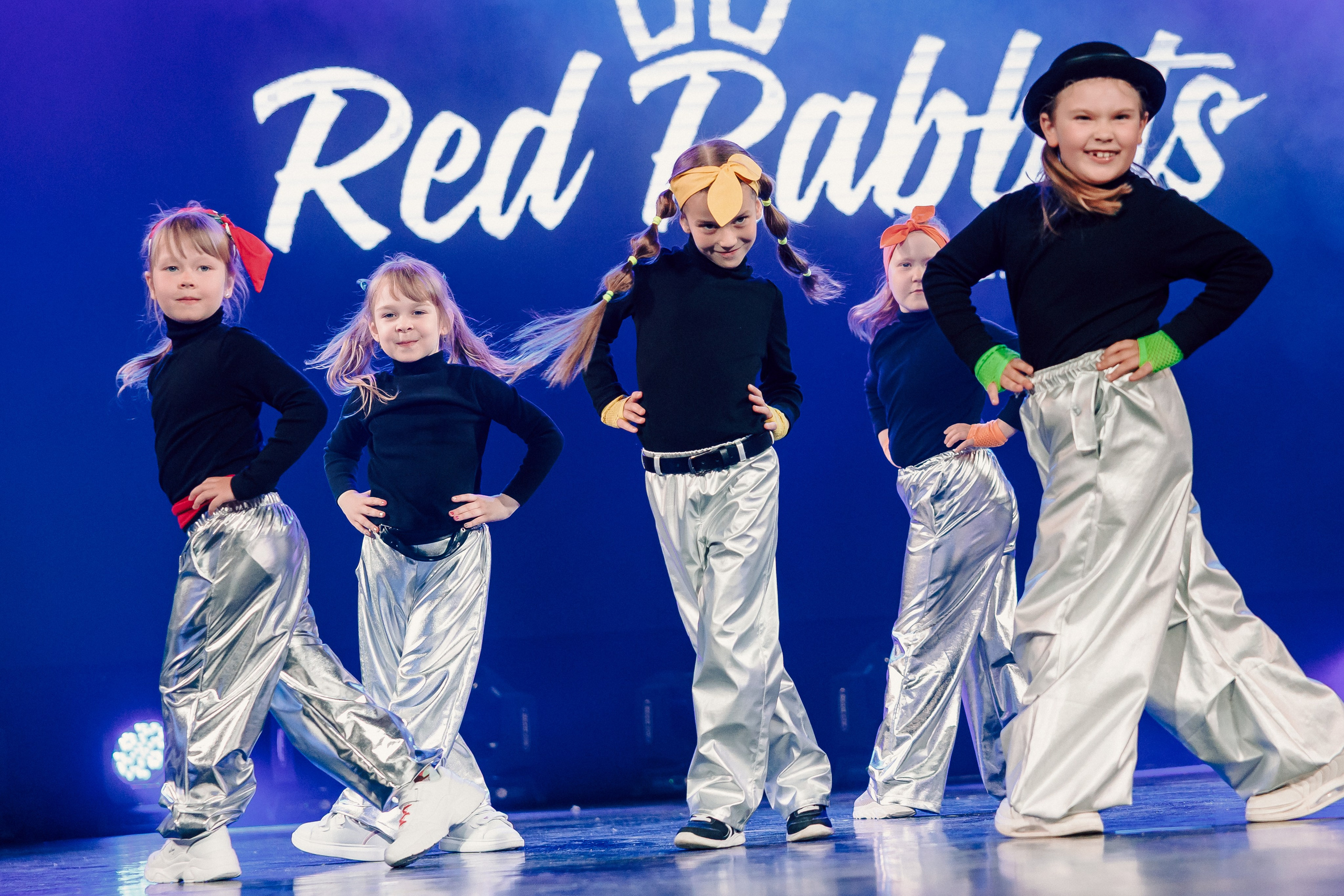 Отчётный концерт танцевальной школы «Red Rabbits» 2025. Лёшка Варзегов — фотограф