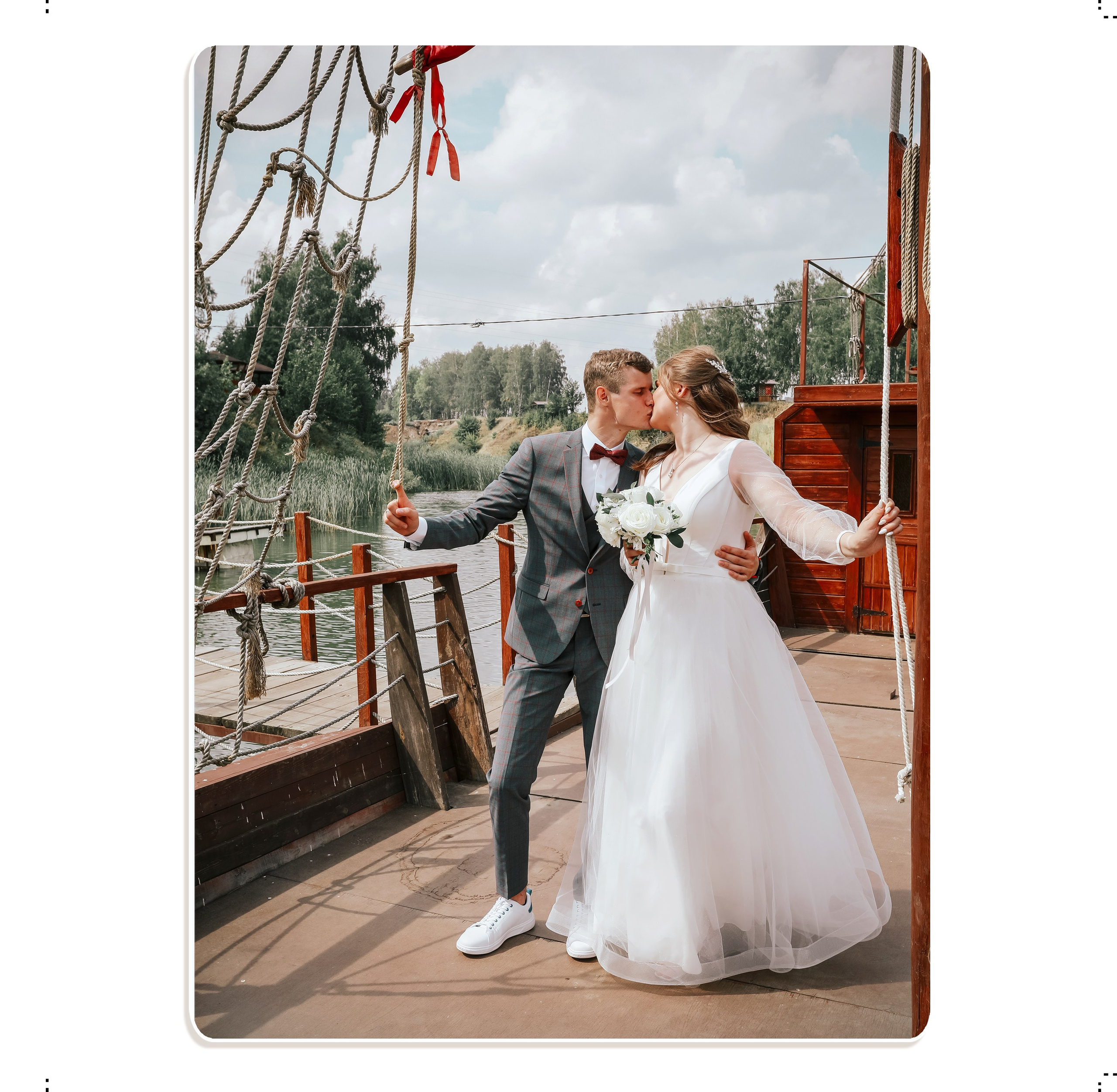 medlori fotobook Фотокниги в Липецке. Свадебная фотокнига «WEDDING DAY» Фотокнига постраничная (от 20 до 40 страниц), цена зависит от количества разворотов. Варианты фотокниг, созданные мной от фотосъёмки до дизайна. Цена: от 7500 руб за 10 разворотов. Обложка жёсткая, листы 350 мг. Фотограф Медведева Лариса.