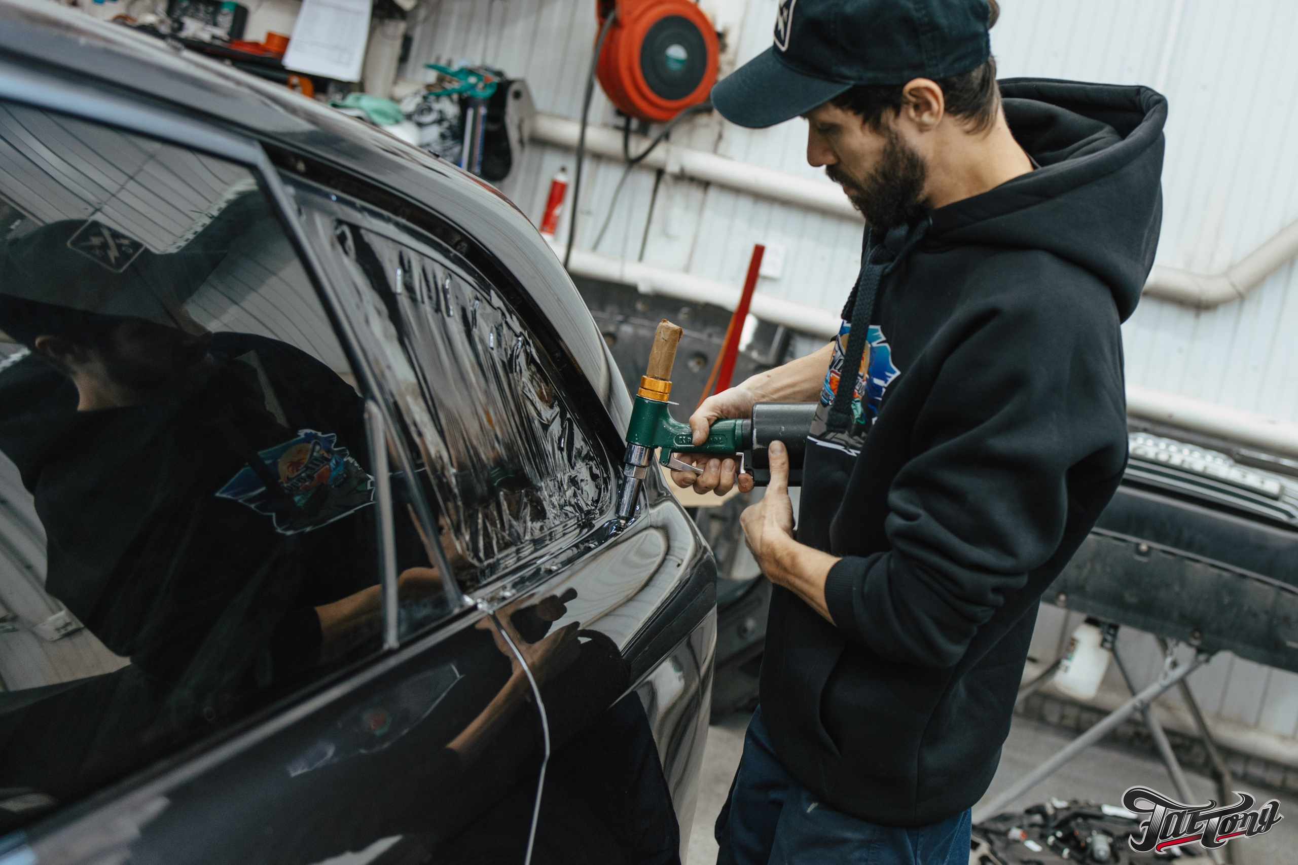 Audi S4 полный окрас кузова, кузовные работы и антихром. DeLorein