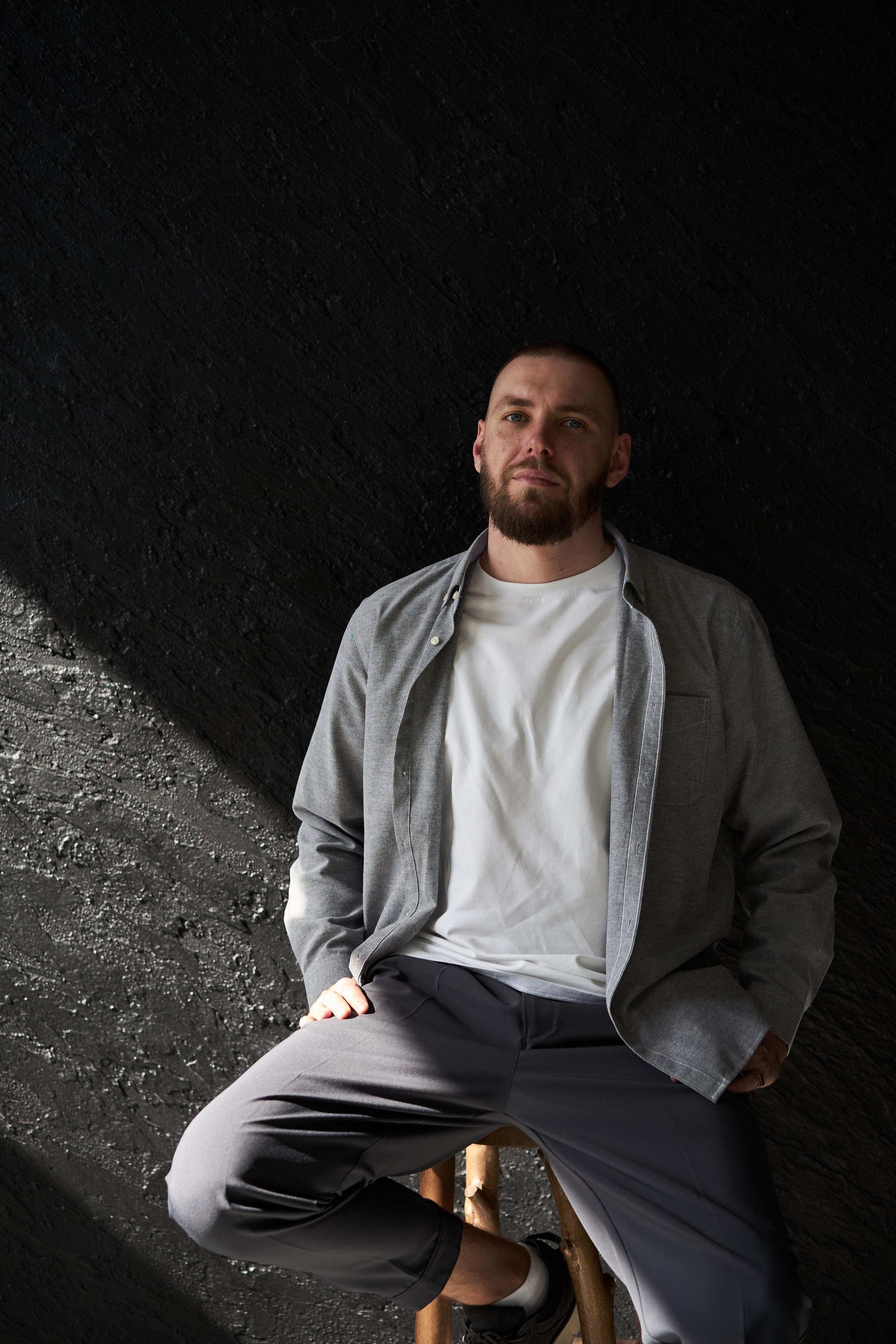 Беременность съемка пары в студии. Фотограф Екатеринбург Кокшарова Александра