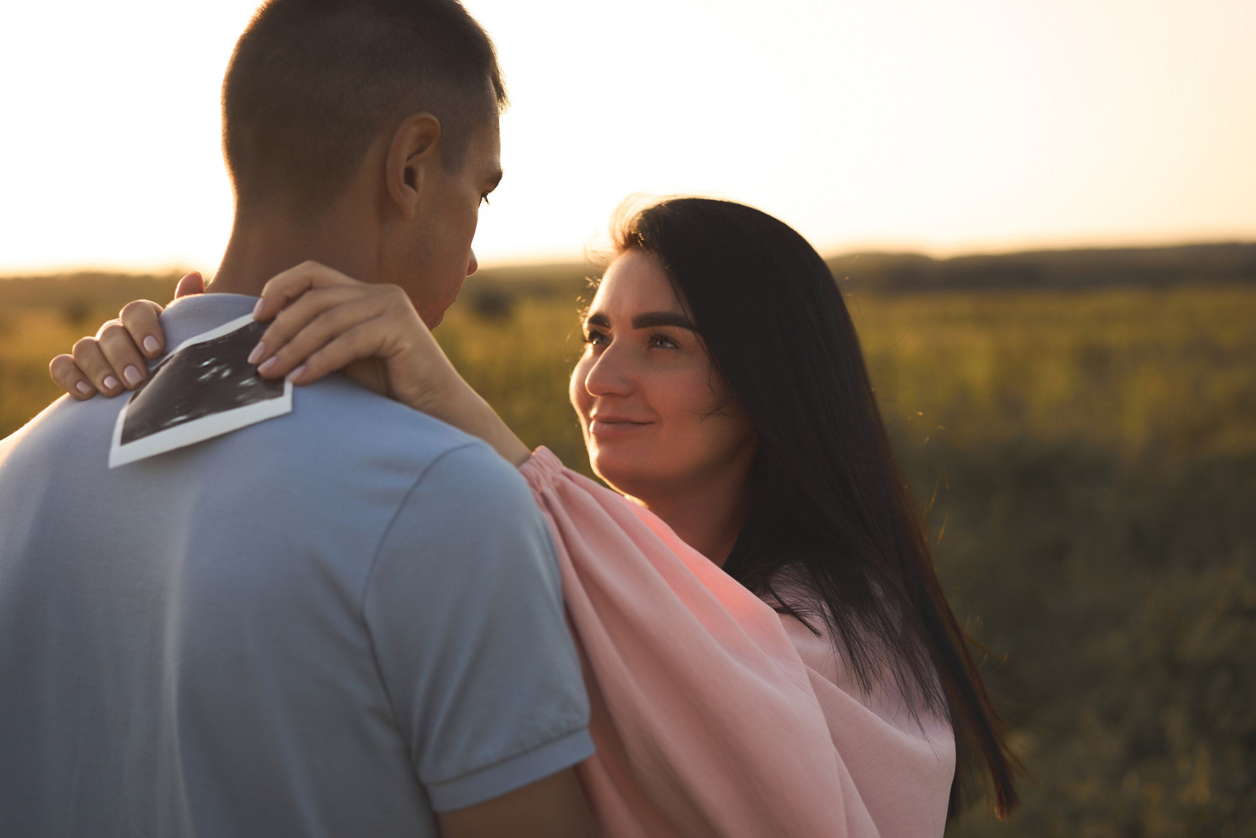 Семейная фотосессия беременность на закате. Фотограф Екатеринбург Кокшарова Александра