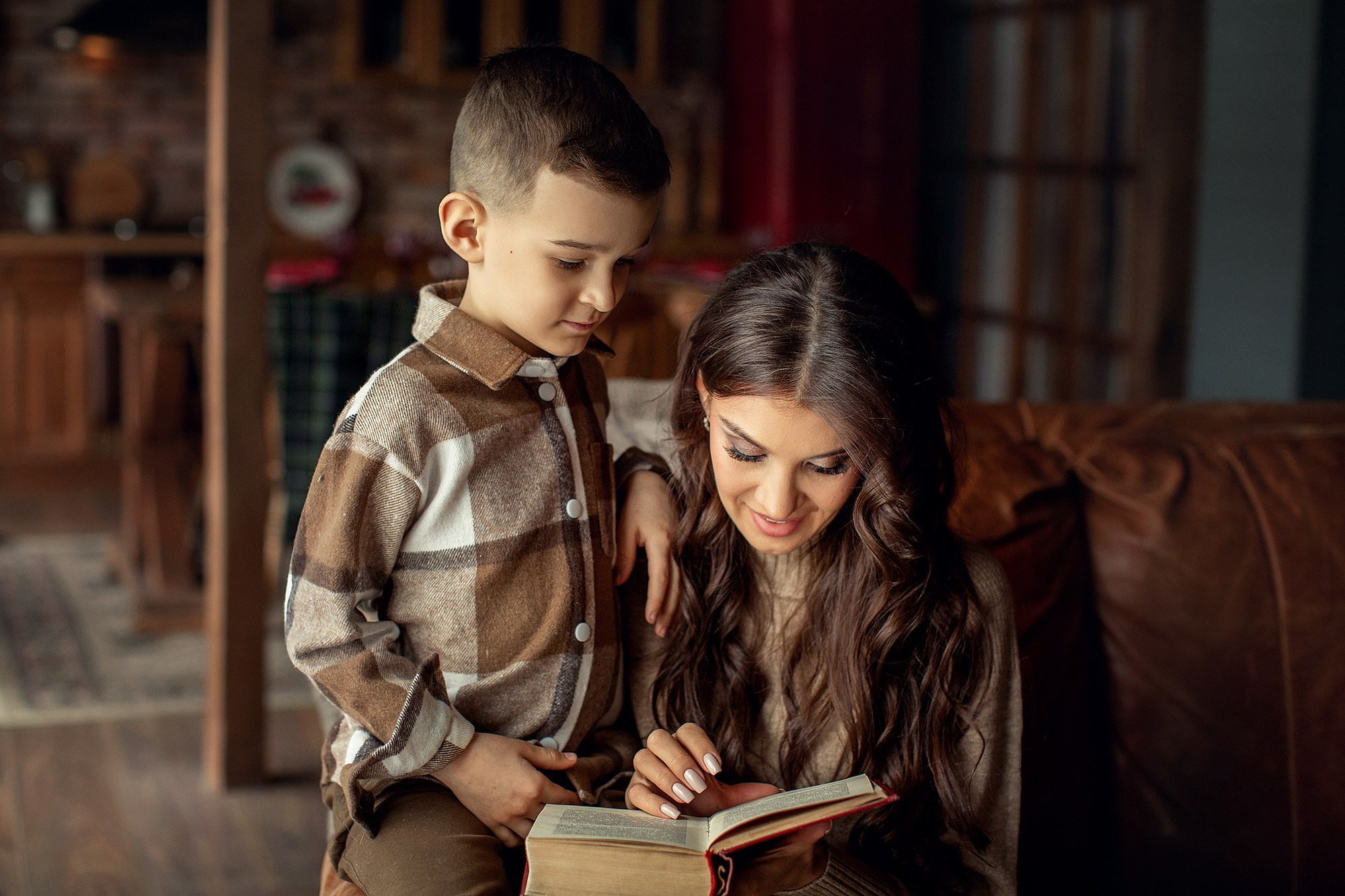 Студийная съемка мамы с сыновьями. Tatyana Nadezhdina Family photographer