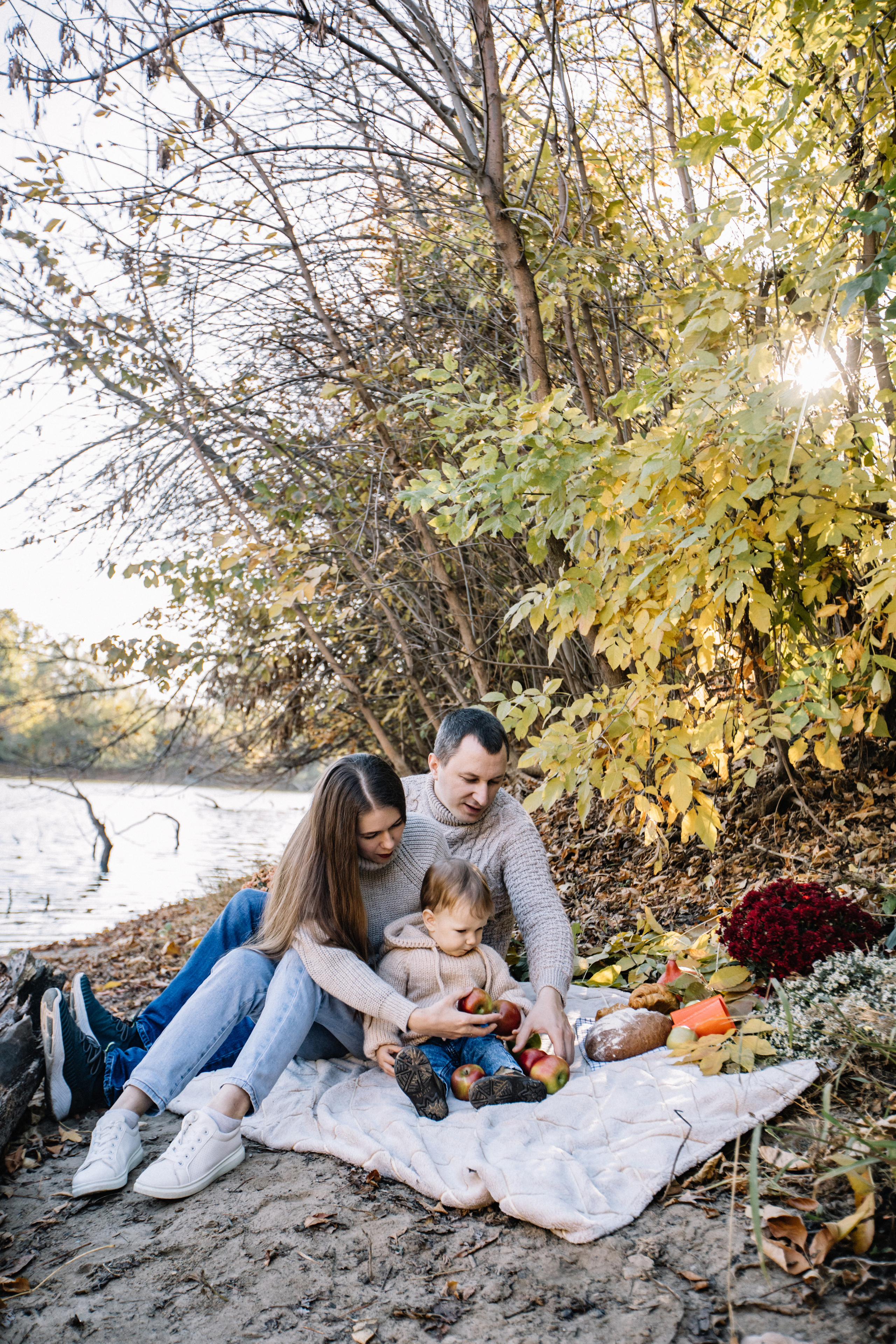 Сережа + Оля + Никита. Главная