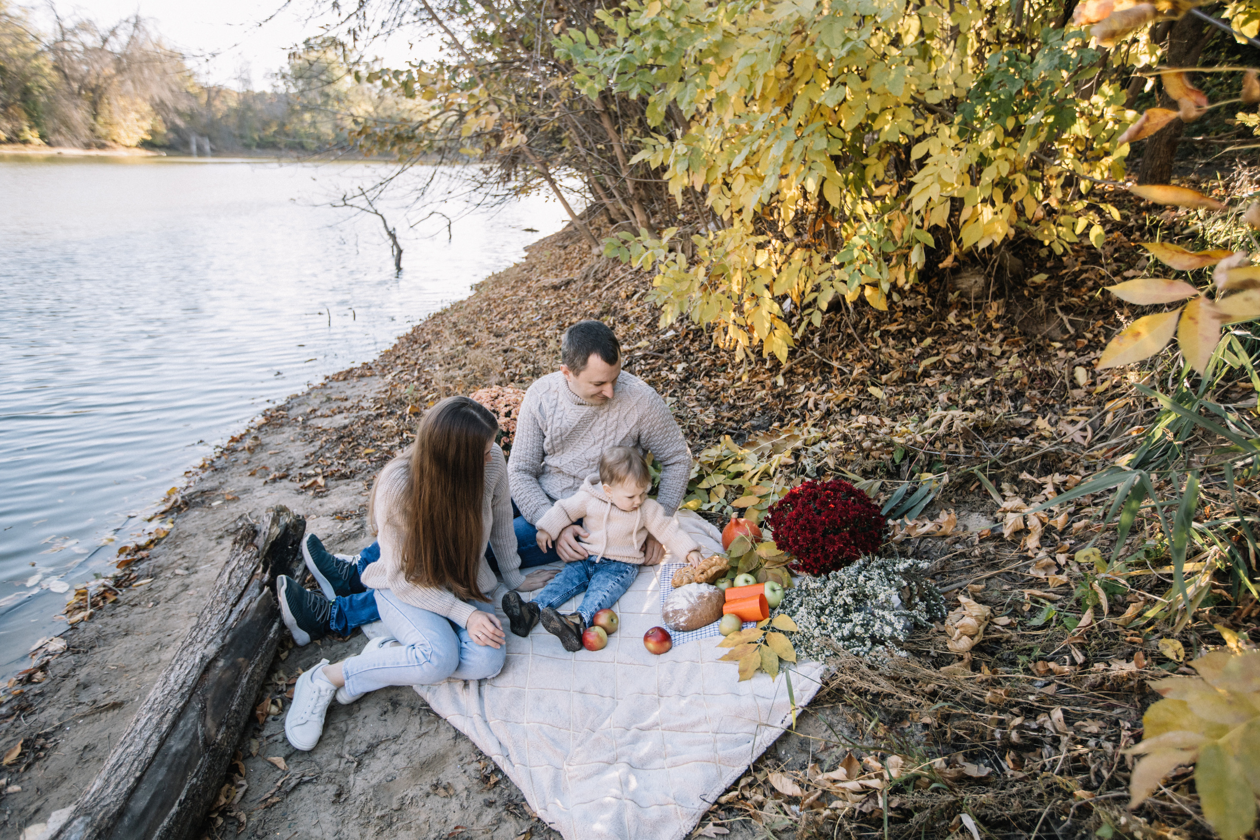 Сережа + Оля + Никита. Главная