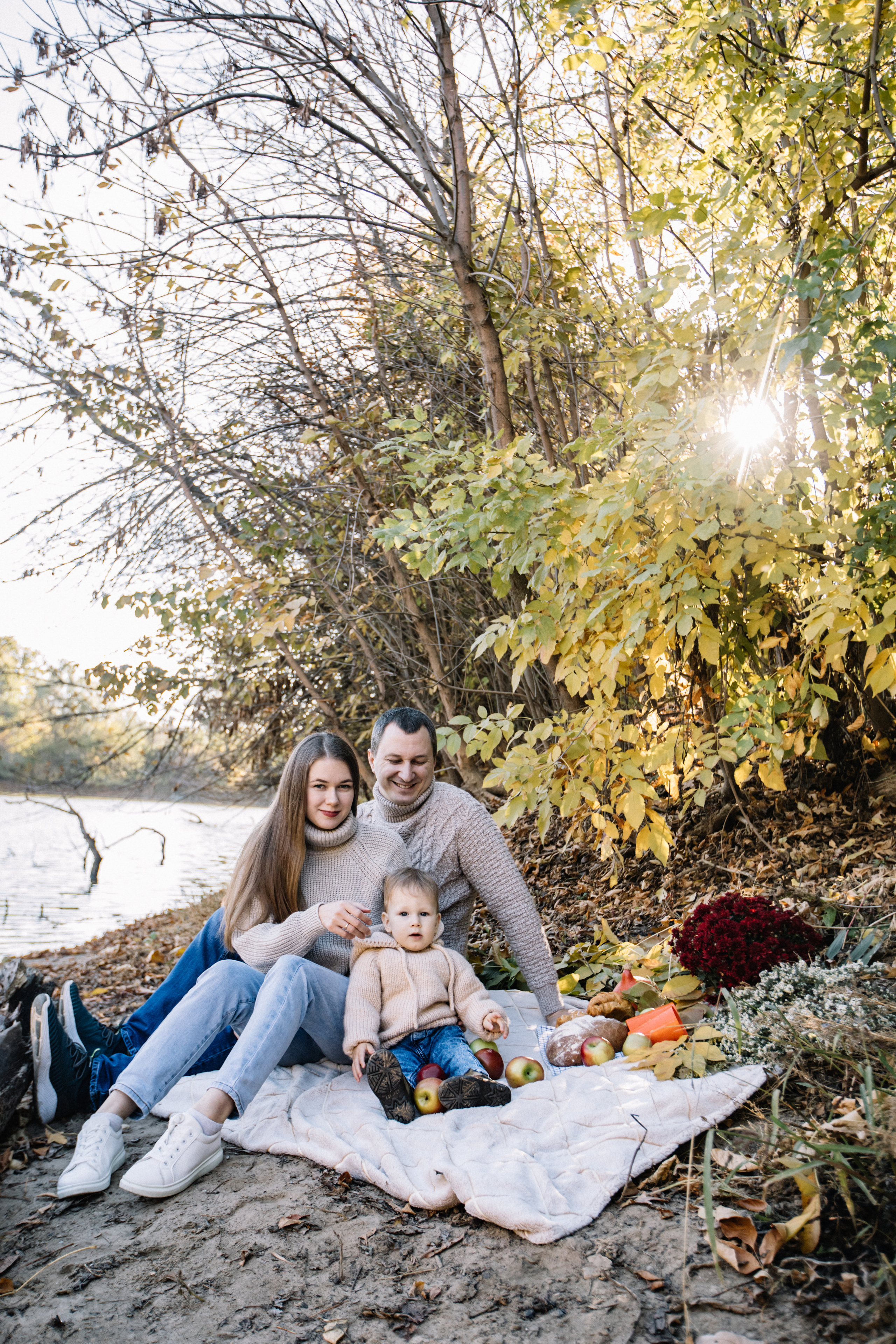 Сережа + Оля + Никита. Главная