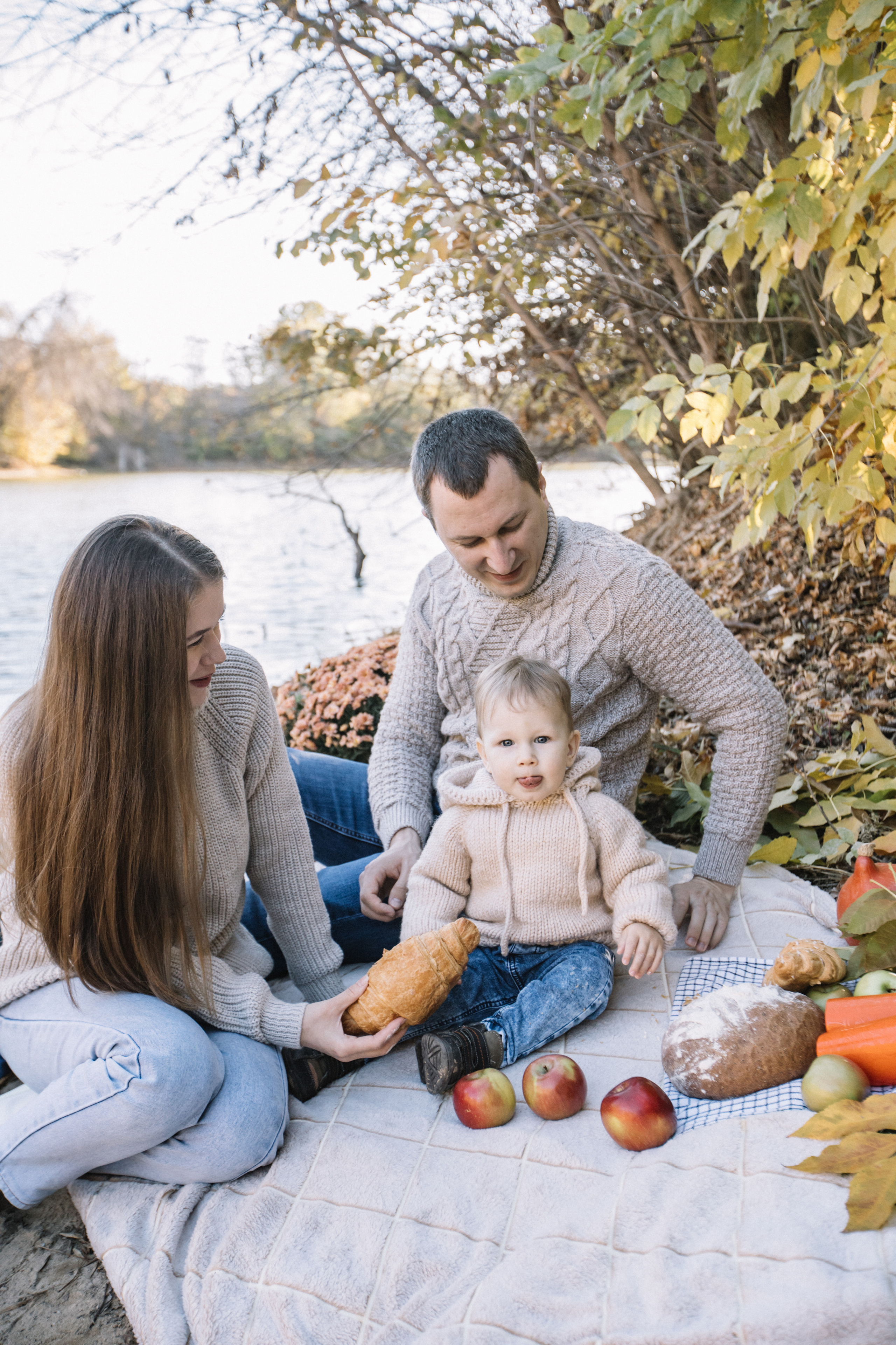Сережа + Оля + Никита. Главная