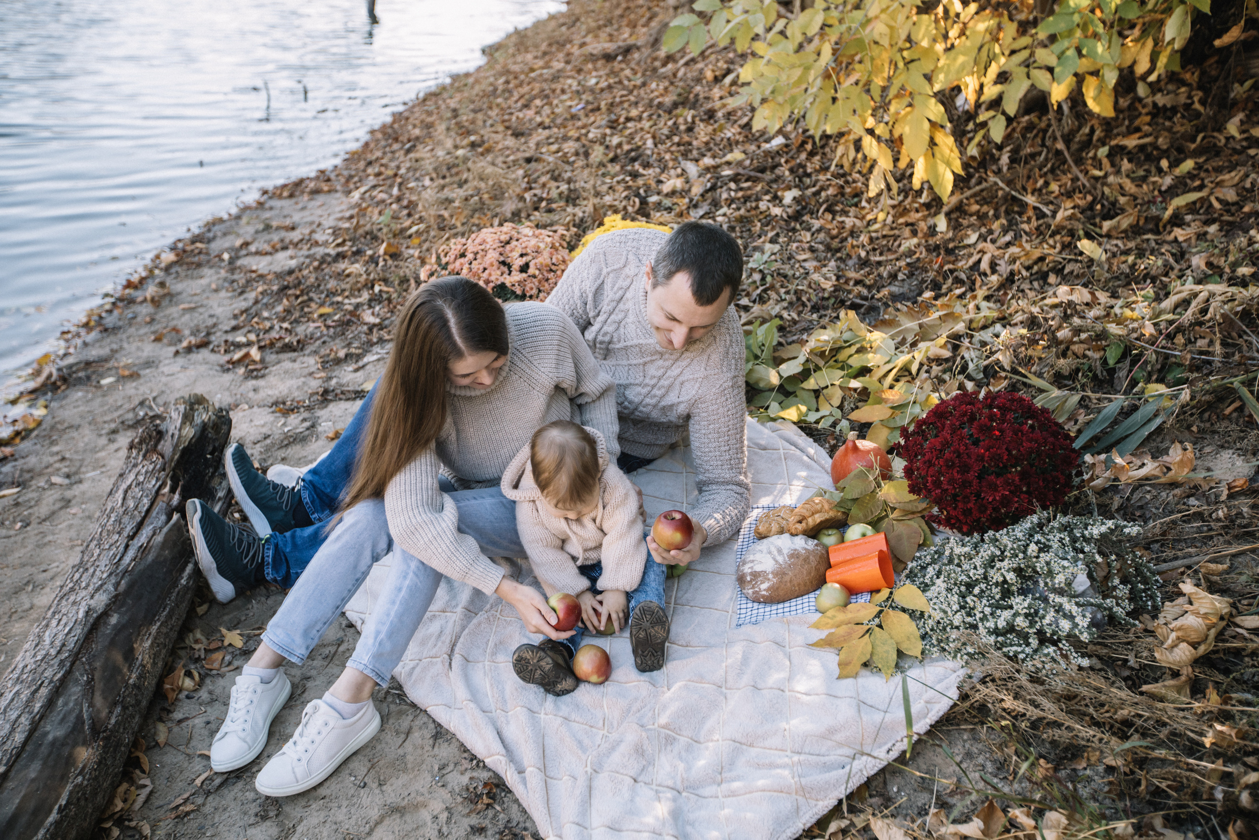 Сережа + Оля + Никита. Главная