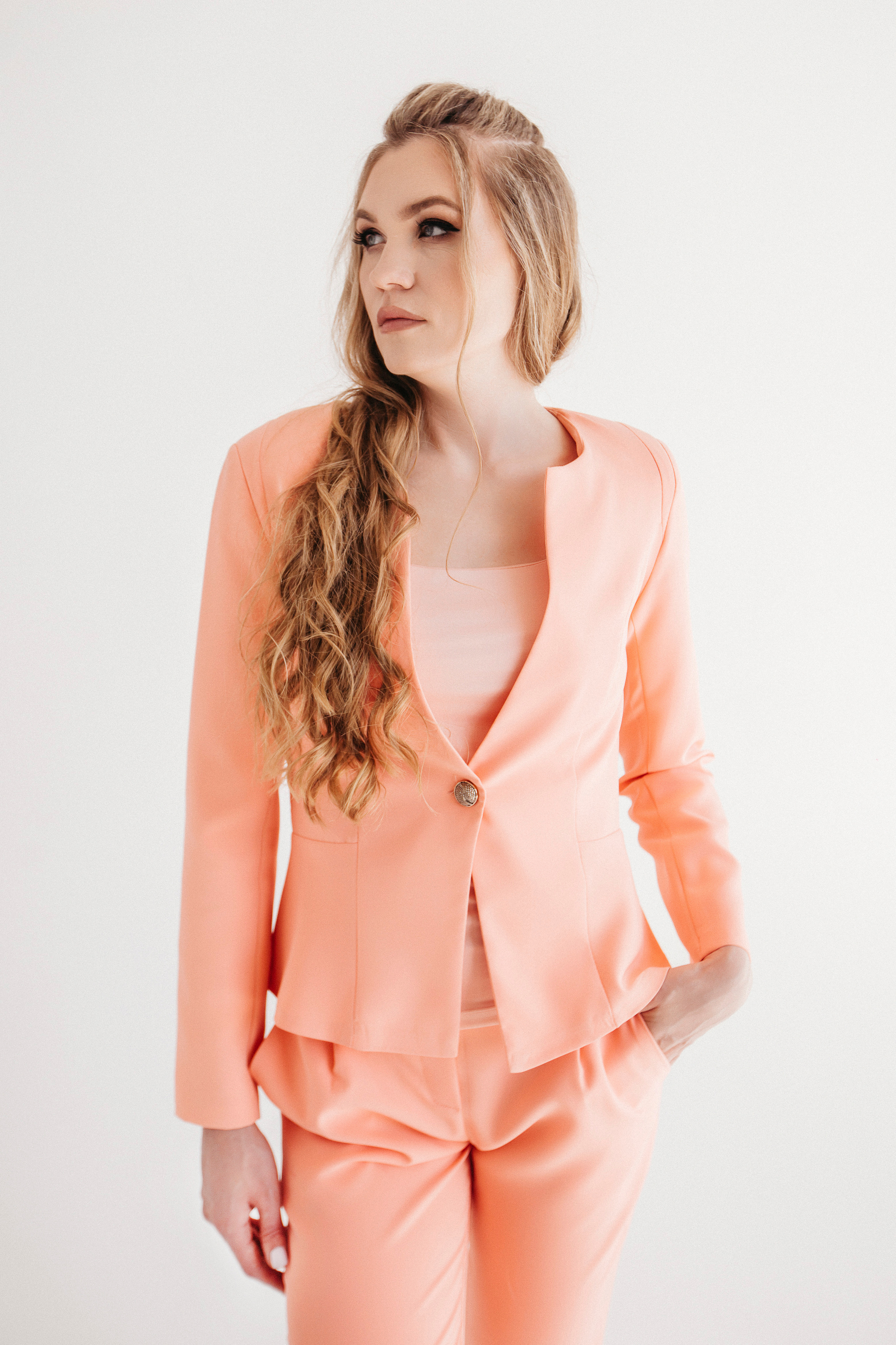 Ира. Главная