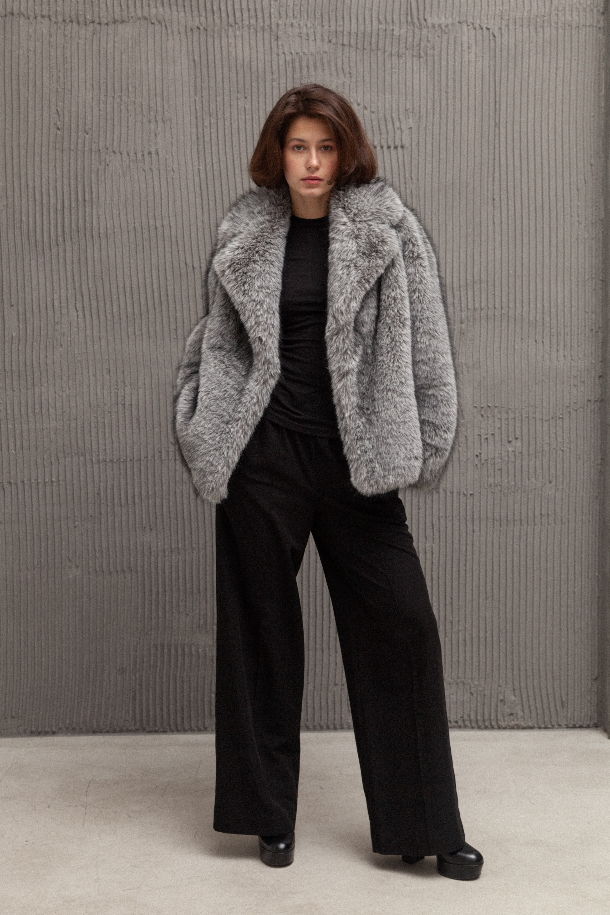 Фотосъемка одежды в Барнауле. Фотограф для бизнеса, маркетплейсов, контента и соцсетей в Барнауле Савинкова Виктория