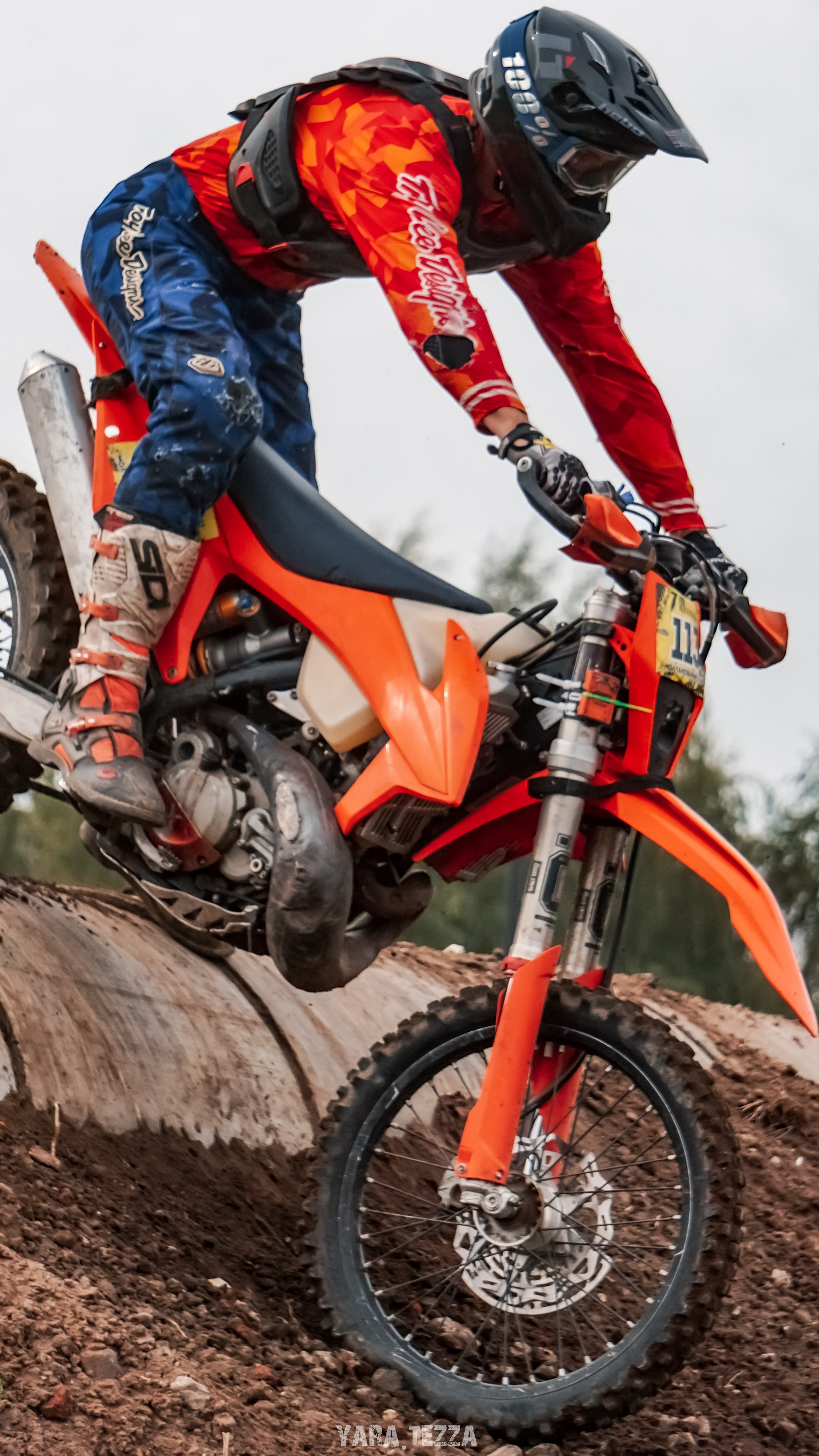 Motocross. Yaratezza production