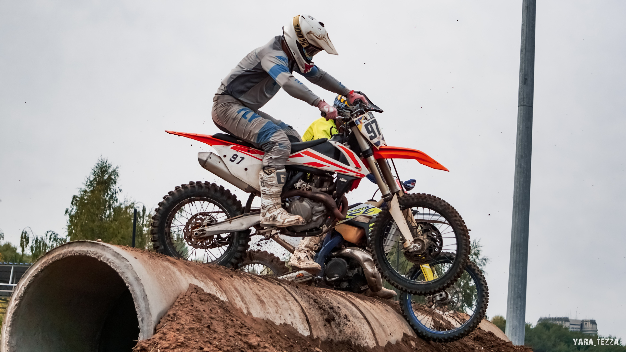 Motocross. Yaratezza production