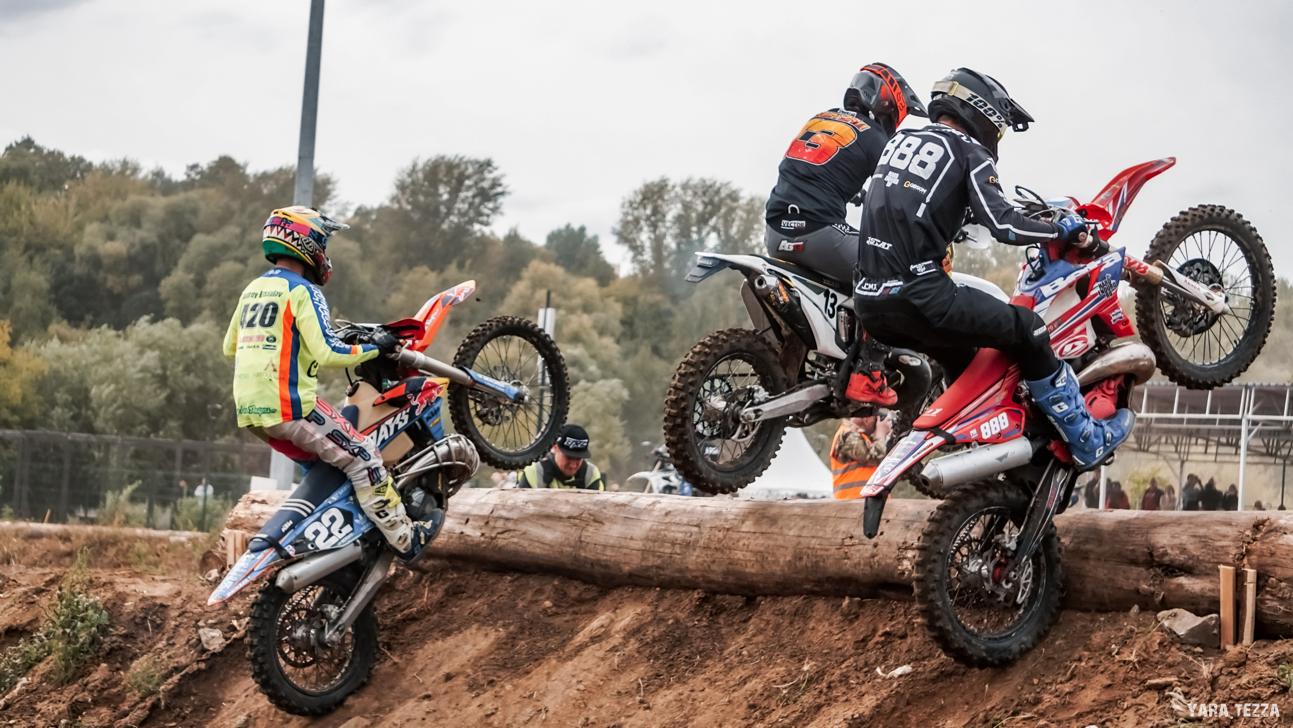 Motocross. Yaratezza production