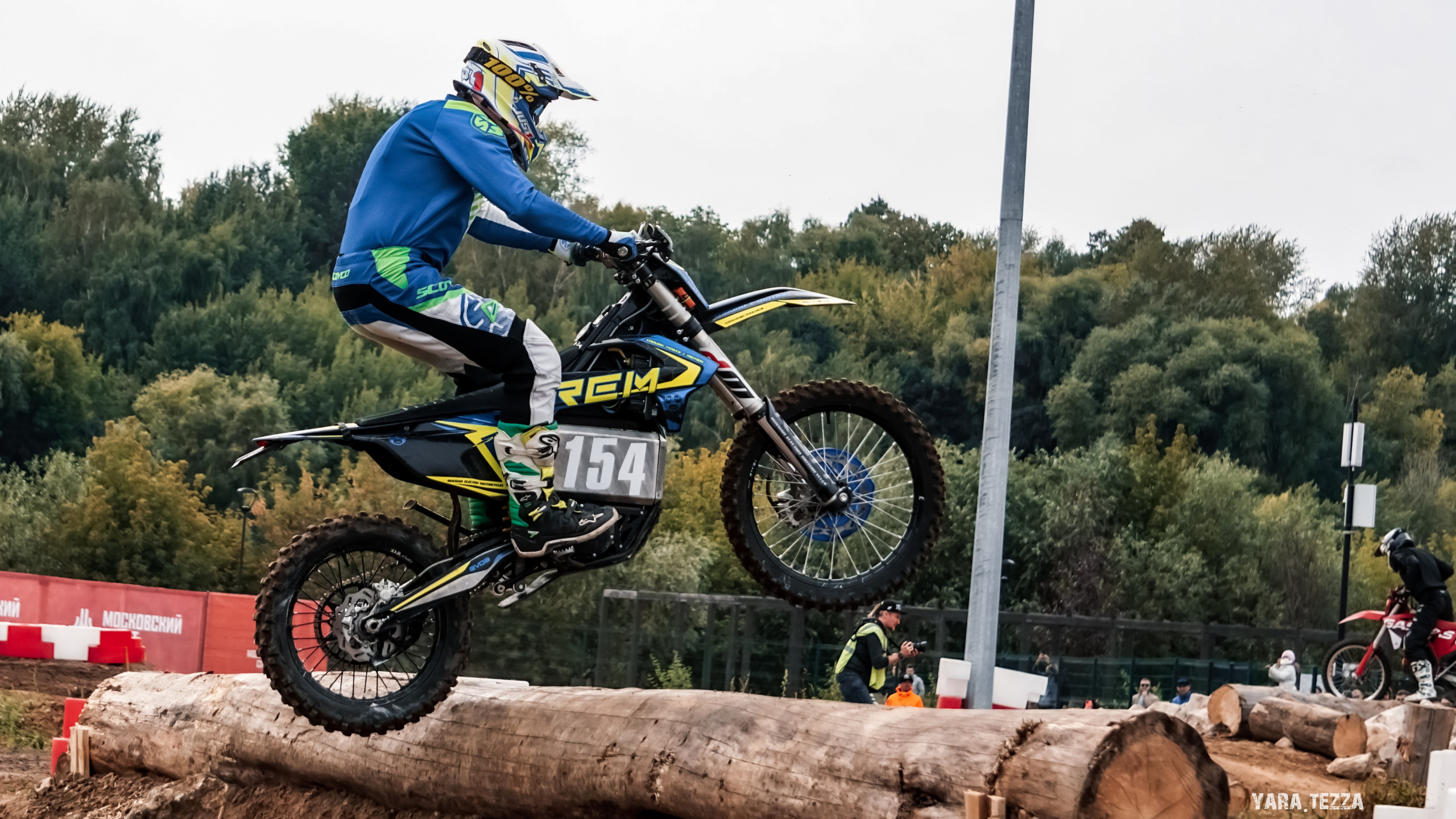 Motocross. Yaratezza production